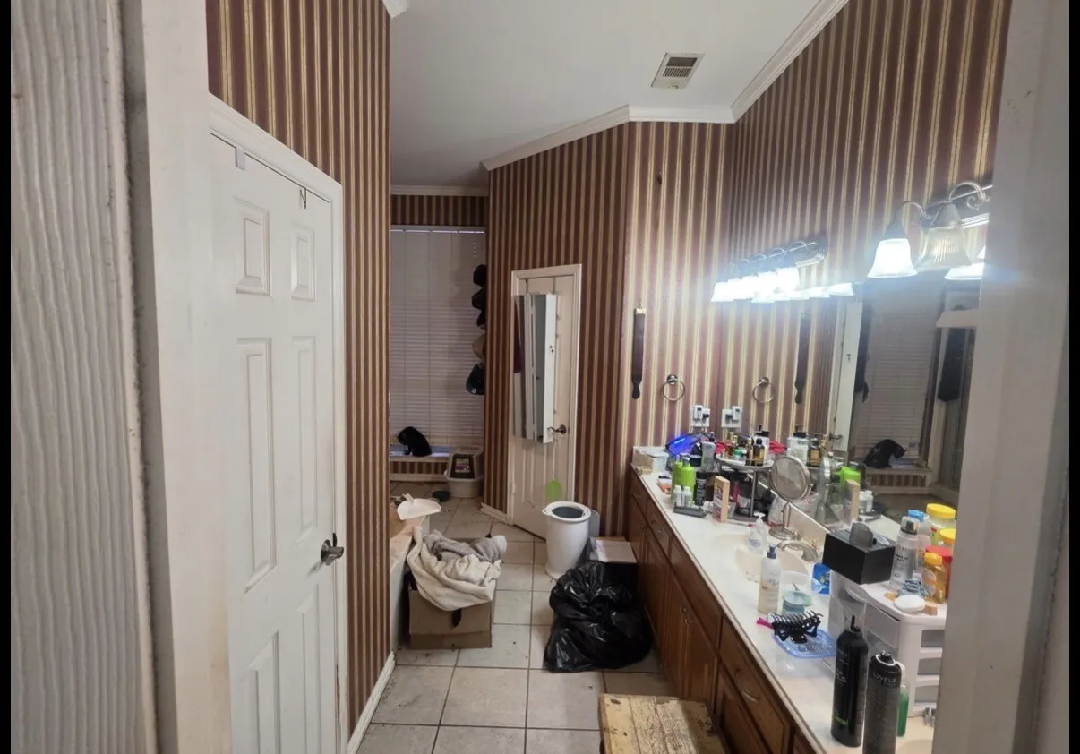 Single Family Residence For Sale in Kaufman County , 2727 W Ridgeview Circle, Kaufman, Texas 75142, 4 Bedroom, 3 Bathroom, 2 Garage spaces, 2,396 Sqft, built in 2002, mls#21369518, Real Estate Agent in Kaufman, Homes For Sale in Kaufman county, Homes For Sale in Kaufman, Realtor in Kaufman Texas, Real Estate Brokerage Independent Realty Texas, Luminita Cordes Realtor