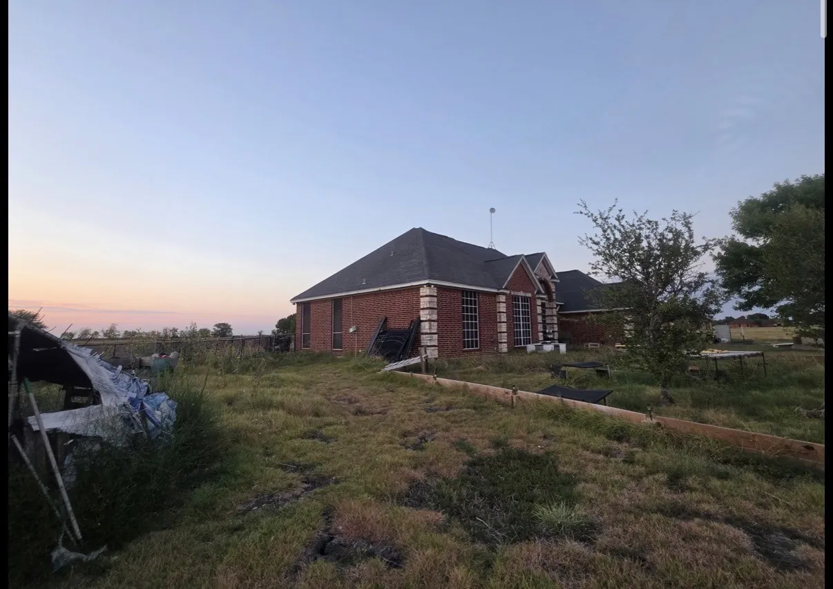 Single Family Residence For Sale in Kaufman County , 2727 W Ridgeview Circle, Kaufman, Texas 75142, 4 Bedroom, 3 Bathroom, 2 Garage spaces, 2,396 Sqft, built in 2002, mls#21369518, Real Estate Agent in Kaufman, Homes For Sale in Kaufman county, Homes For Sale in Kaufman, Realtor in Kaufman Texas, Real Estate Brokerage Independent Realty Texas, Luminita Cordes Realtor