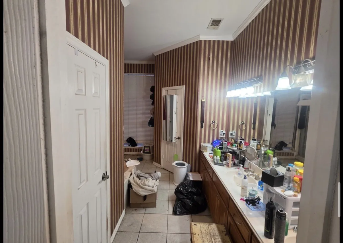 Single Family Residence For Sale in Kaufman County , 2727 W Ridgeview Circle, Kaufman, Texas 75142, 4 Bedroom, 3 Bathroom, 2 Garage spaces, 2,396 Sqft, built in 2002, mls#21369518, Real Estate Agent in Kaufman, Homes For Sale in Kaufman county, Homes For Sale in Kaufman, Realtor in Kaufman Texas, Real Estate Brokerage Independent Realty Texas, Luminita Cordes Realtor