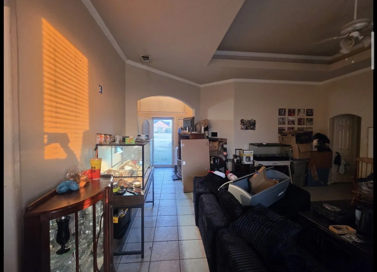 Single Family Residence For Sale in Kaufman County , 2727 W Ridgeview Circle, Kaufman, Texas 75142, 4 Bedroom, 3 Bathroom, 2 Garage spaces, 2,396 Sqft, built in 2002, mls#21369518, Real Estate Agent in Kaufman, Homes For Sale in Kaufman county, Homes For Sale in Kaufman, Realtor in Kaufman Texas, Real Estate Brokerage Independent Realty Texas, Luminita Cordes Realtor