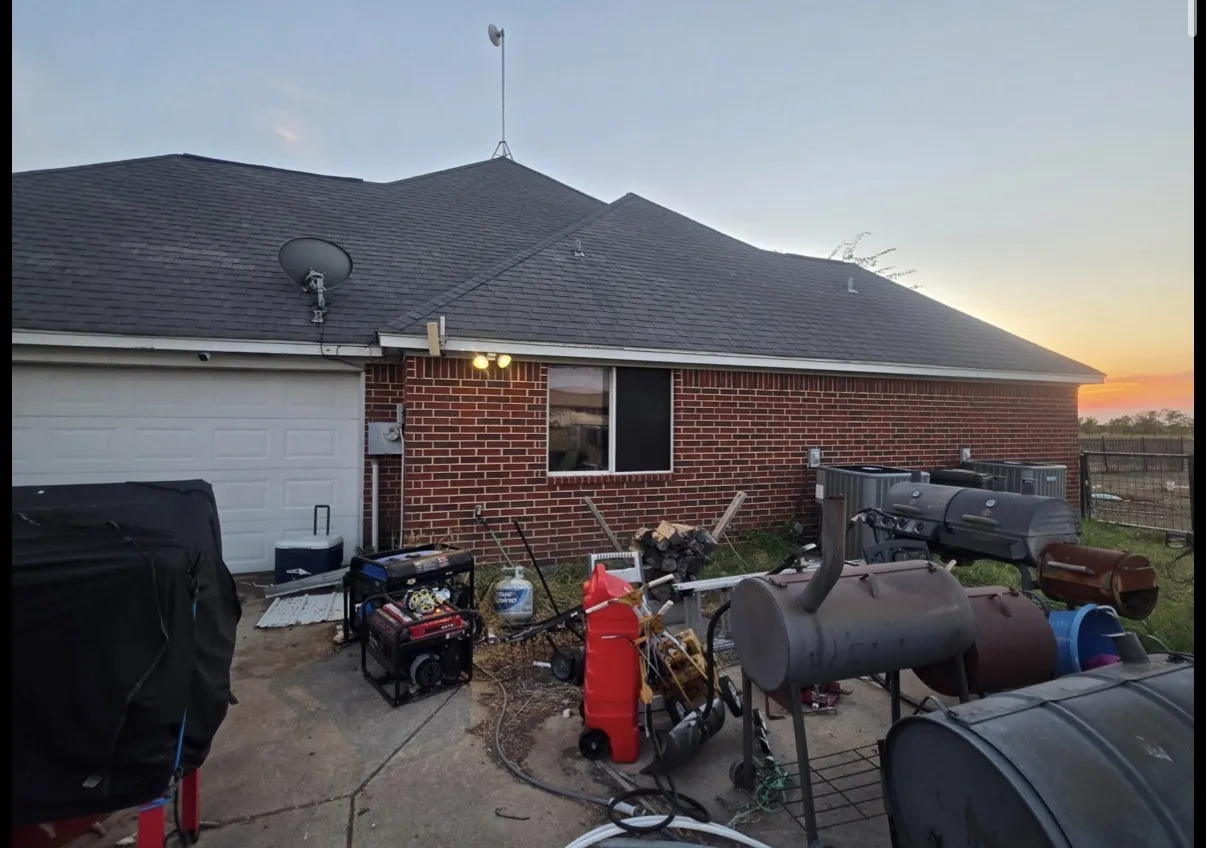 Single Family Residence For Sale in Kaufman County , 2727 W Ridgeview Circle, Kaufman, Texas 75142, 4 Bedroom, 3 Bathroom, 2 Garage spaces, 2,396 Sqft, built in 2002, mls#21369518, Real Estate Agent in Kaufman, Homes For Sale in Kaufman county, Homes For Sale in Kaufman, Realtor in Kaufman Texas, Real Estate Brokerage Independent Realty Texas, Luminita Cordes Realtor