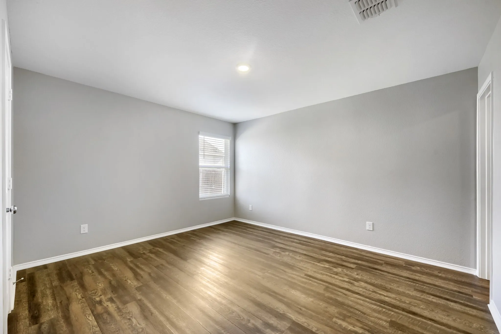 Single Family Residence For Sale in Tarrant County , 4052 Dublin Ridge Drive, Fort Worth, Texas 76036, 3 Bedroom, 2 Bathroom, 2 Garage spaces, 1,464 Sqft, built in 2023, mls#21364459, Real Estate Agent in Fort Worth, Homes For Sale in Tarrant county, Homes For Sale in Fort Worth, Realtor in Fort Worth Texas, Real Estate Brokerage Independent Realty Texas, Luminita Cordes Realtor