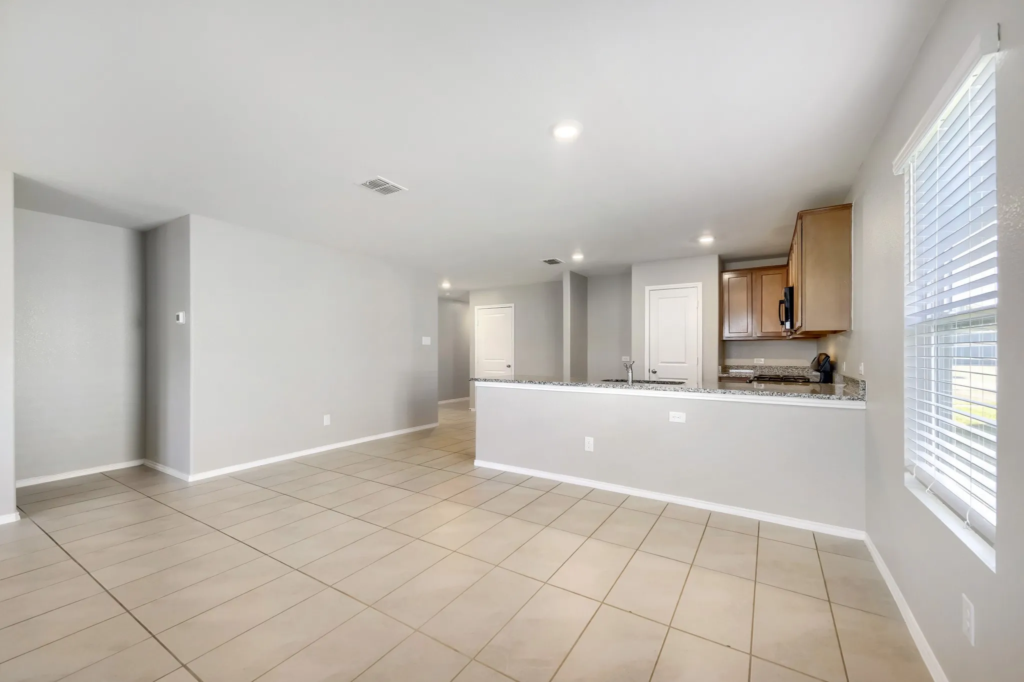 Single Family Residence For Sale in Tarrant County , 4052 Dublin Ridge Drive, Fort Worth, Texas 76036, 3 Bedroom, 2 Bathroom, 2 Garage spaces, 1,464 Sqft, built in 2023, mls#21364459, Real Estate Agent in Fort Worth, Homes For Sale in Tarrant county, Homes For Sale in Fort Worth, Realtor in Fort Worth Texas, Real Estate Brokerage Independent Realty Texas, Luminita Cordes Realtor