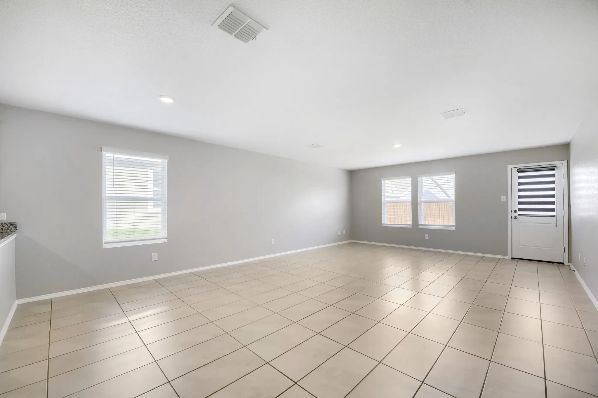 Single Family Residence For Sale in Tarrant County , 4052 Dublin Ridge Drive, Fort Worth, Texas 76036, 3 Bedroom, 2 Bathroom, 2 Garage spaces, 1,464 Sqft, built in 2023, mls#21364459, Real Estate Agent in Fort Worth, Homes For Sale in Tarrant county, Homes For Sale in Fort Worth, Realtor in Fort Worth Texas, Real Estate Brokerage Independent Realty Texas, Luminita Cordes Realtor
