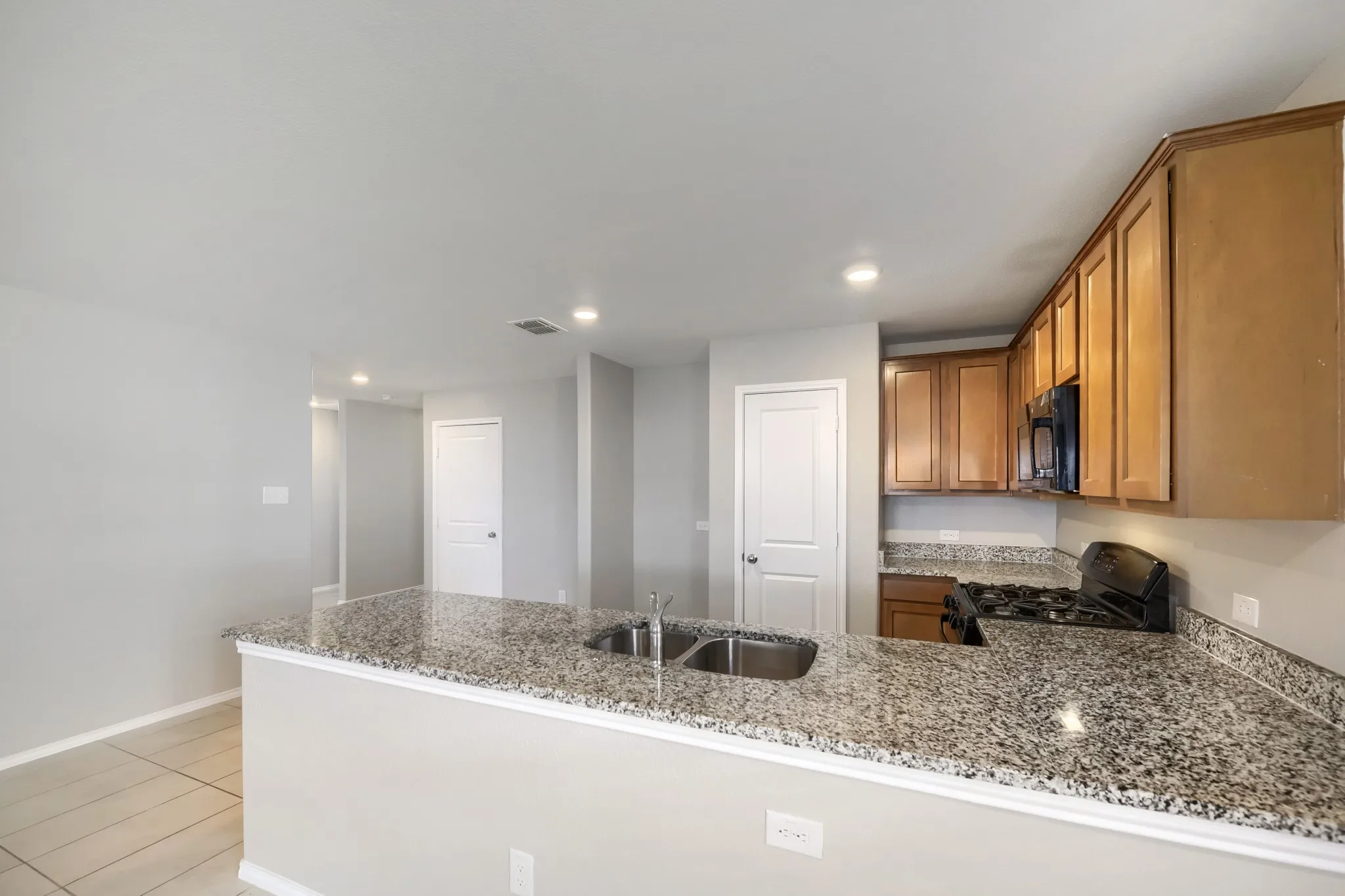 Single Family Residence For Sale in Tarrant County , 4052 Dublin Ridge Drive, Fort Worth, Texas 76036, 3 Bedroom, 2 Bathroom, 2 Garage spaces, 1,464 Sqft, built in 2023, mls#21364459, Real Estate Agent in Fort Worth, Homes For Sale in Tarrant county, Homes For Sale in Fort Worth, Realtor in Fort Worth Texas, Real Estate Brokerage Independent Realty Texas, Luminita Cordes Realtor