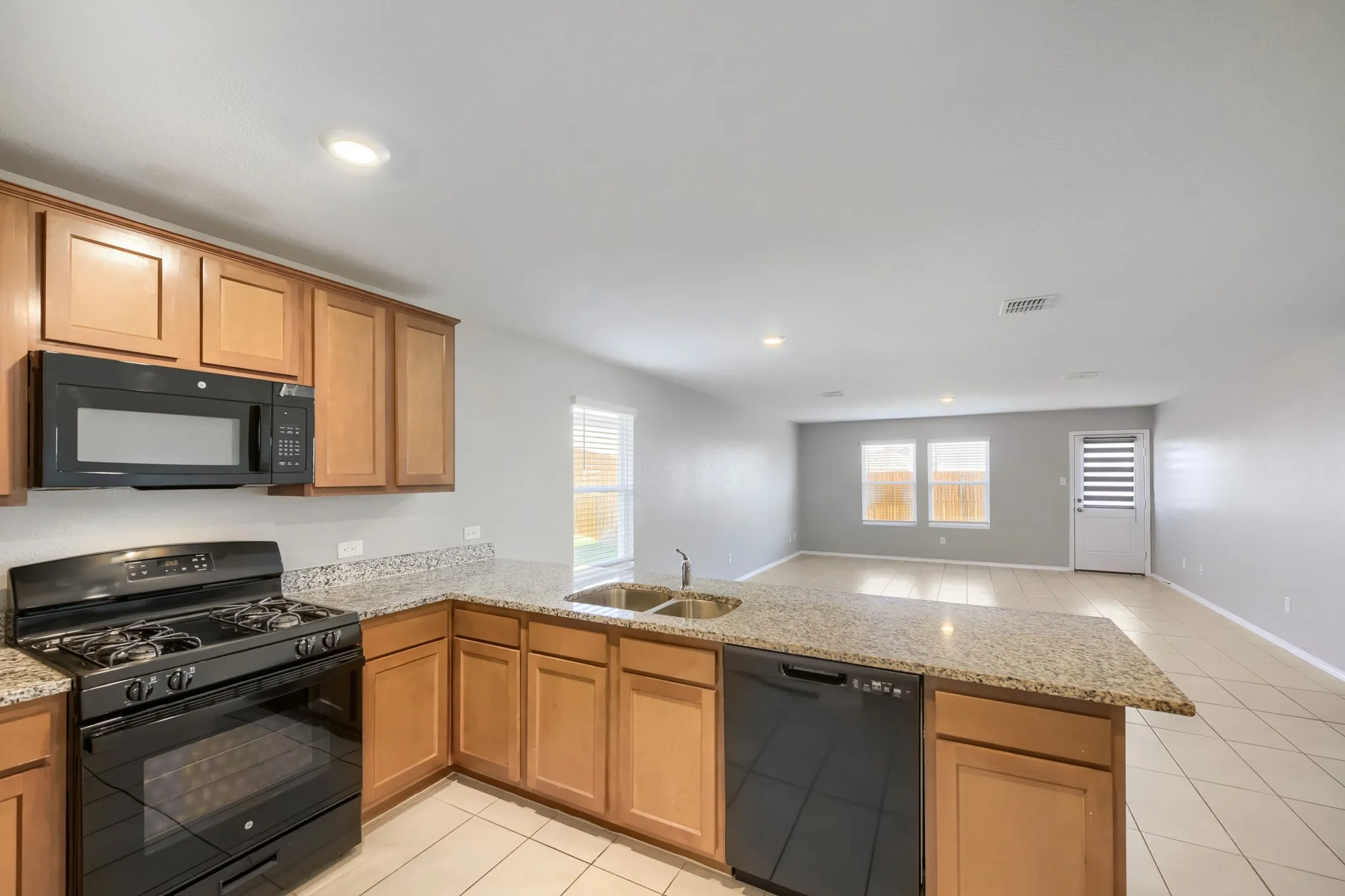 Single Family Residence For Sale in Tarrant County , 4052 Dublin Ridge Drive, Fort Worth, Texas 76036, 3 Bedroom, 2 Bathroom, 2 Garage spaces, 1,464 Sqft, built in 2023, mls#21364459, Real Estate Agent in Fort Worth, Homes For Sale in Tarrant county, Homes For Sale in Fort Worth, Realtor in Fort Worth Texas, Real Estate Brokerage Independent Realty Texas, Luminita Cordes Realtor