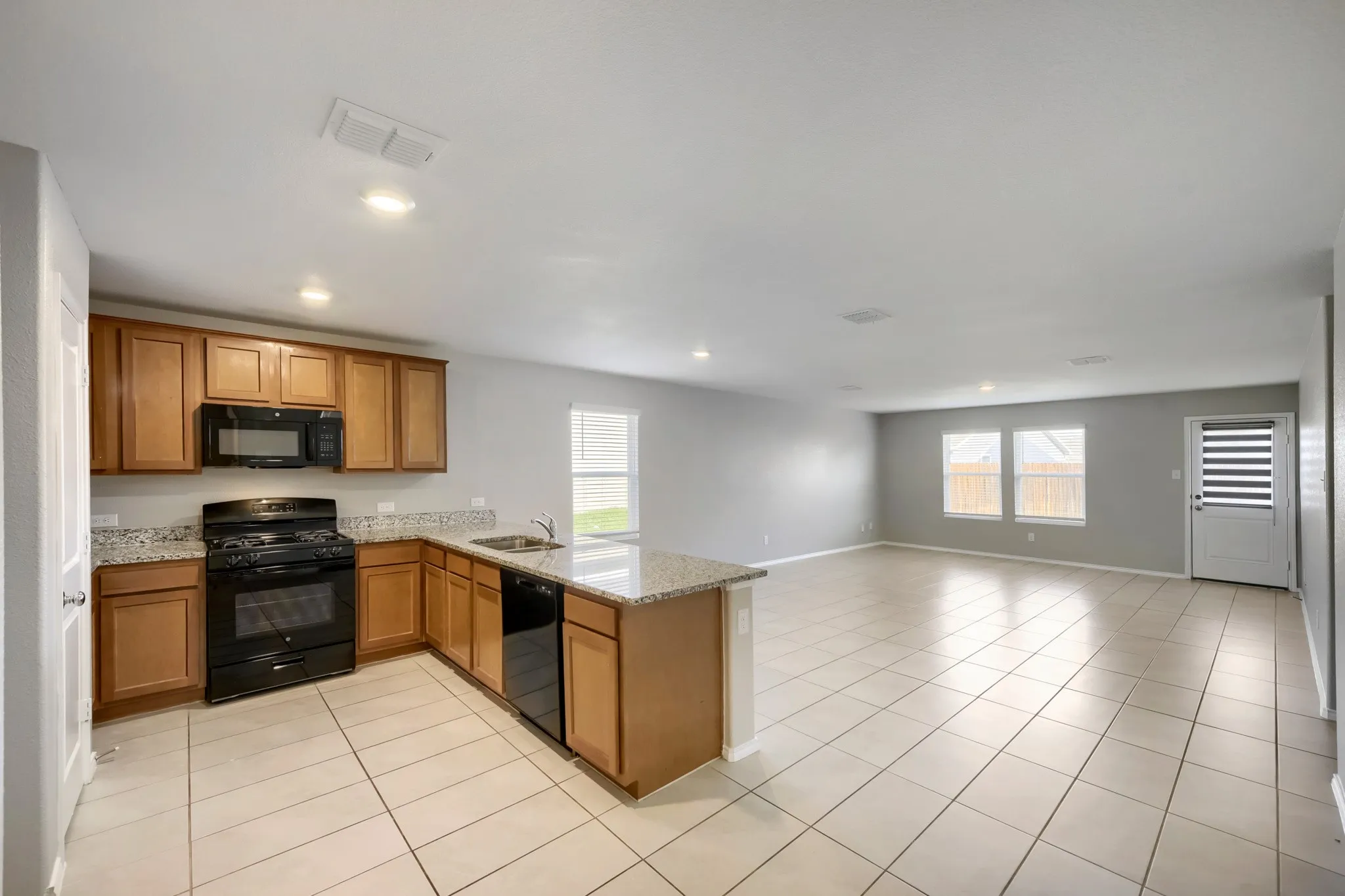 Single Family Residence For Sale in Tarrant County , 4052 Dublin Ridge Drive, Fort Worth, Texas 76036, 3 Bedroom, 2 Bathroom, 2 Garage spaces, 1,464 Sqft, built in 2023, mls#21364459, Real Estate Agent in Fort Worth, Homes For Sale in Tarrant county, Homes For Sale in Fort Worth, Realtor in Fort Worth Texas, Real Estate Brokerage Independent Realty Texas, Luminita Cordes Realtor