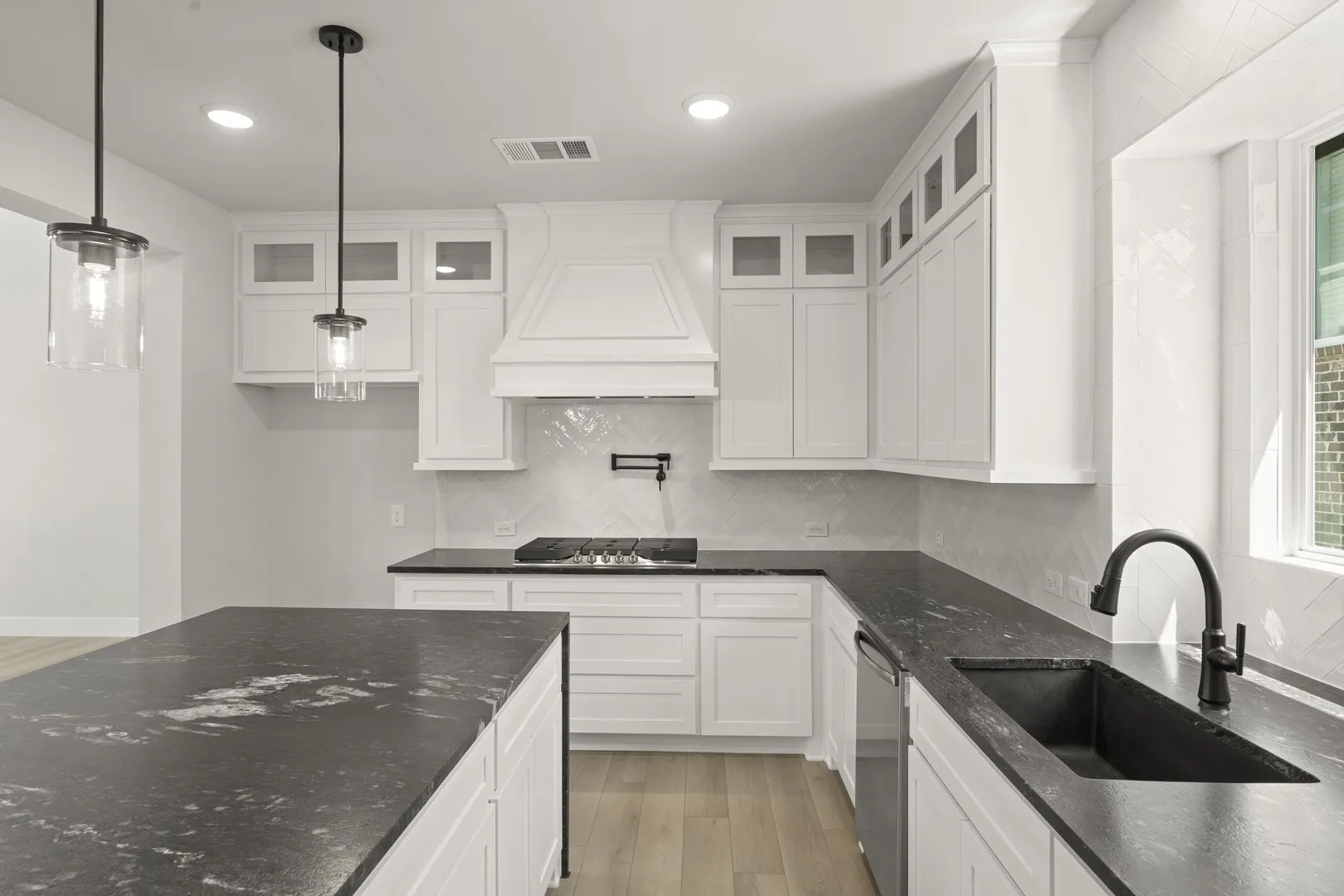 18. 8100 Caprock - Kitchen (3)