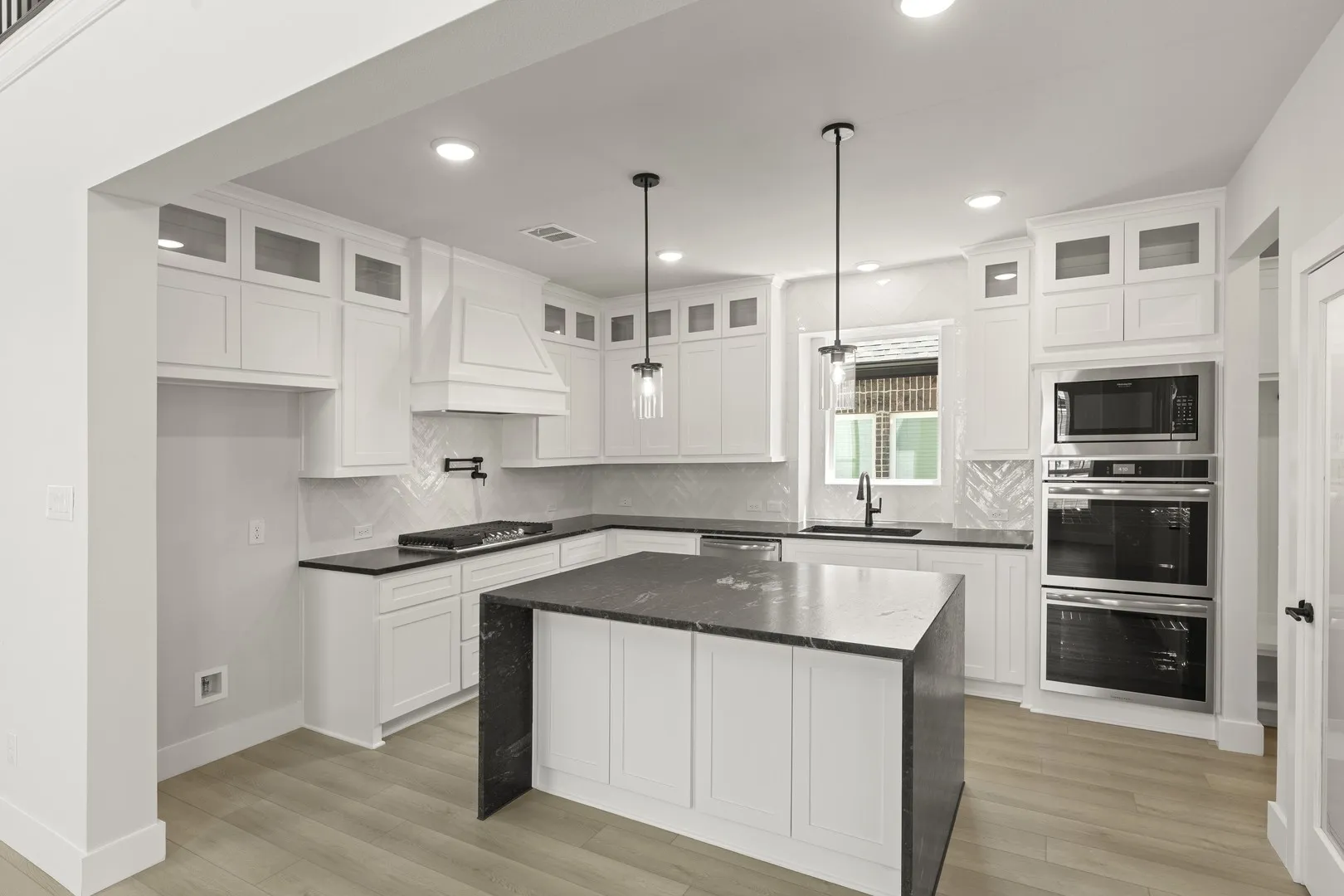 17. 8100 Caprock - Kitchen (2)