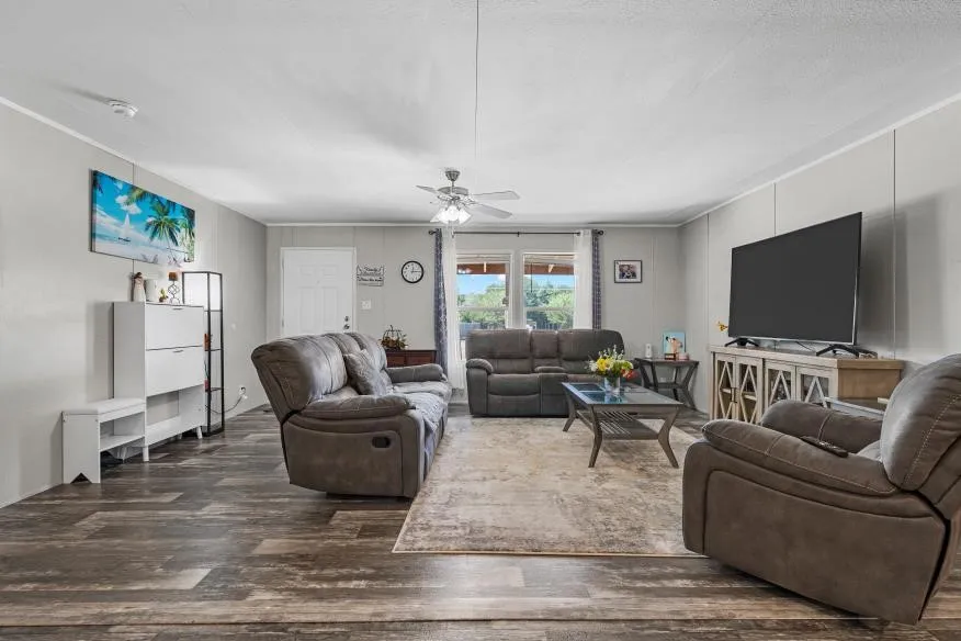 Manufactured Home For Sale in Mc Lennan County , 222 Kennedy Lane, Eddy, Texas 76524, 4 Bedroom, 2 Bathroom, Garage spaces, 2,176 Sqft, built in 2023, mls#21369531, Real Estate Agent in Eddy, Homes For Sale in Mc Lennan county, Homes For Sale in Eddy, Realtor in Eddy Texas, Real Estate Brokerage Independent Realty Texas, Luminita Cordes Realtor
