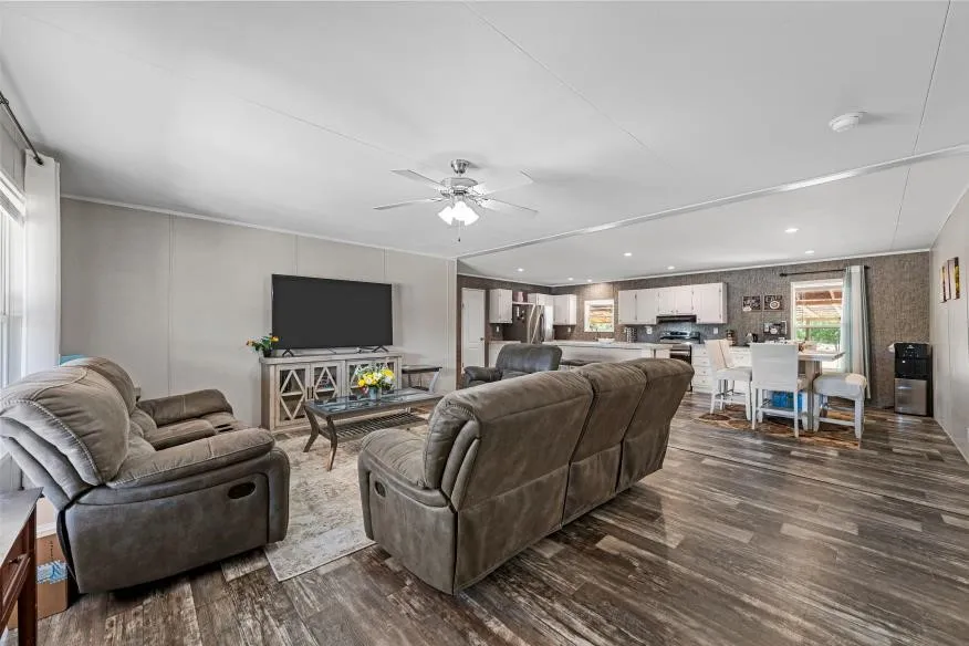 Manufactured Home For Sale in Mc Lennan County , 222 Kennedy Lane, Eddy, Texas 76524, 4 Bedroom, 2 Bathroom, Garage spaces, 2,176 Sqft, built in 2023, mls#21369531, Real Estate Agent in Eddy, Homes For Sale in Mc Lennan county, Homes For Sale in Eddy, Realtor in Eddy Texas, Real Estate Brokerage Independent Realty Texas, Luminita Cordes Realtor