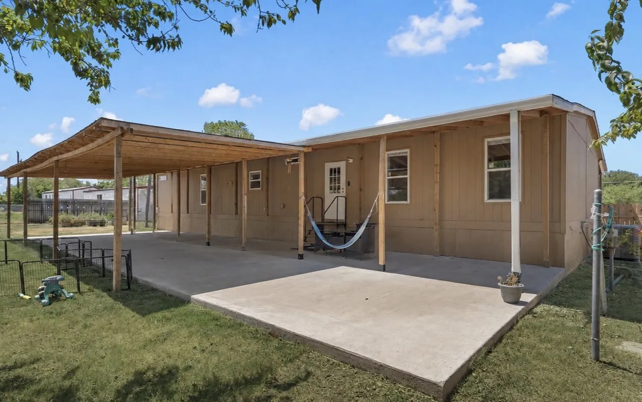 Manufactured Home For Sale in Mc Lennan County , 222 Kennedy Lane, Eddy, Texas 76524, 4 Bedroom, 2 Bathroom, Garage spaces, 2,176 Sqft, built in 2023, mls#21369531, Real Estate Agent in Eddy, Homes For Sale in Mc Lennan county, Homes For Sale in Eddy, Realtor in Eddy Texas, Real Estate Brokerage Independent Realty Texas, Luminita Cordes Realtor