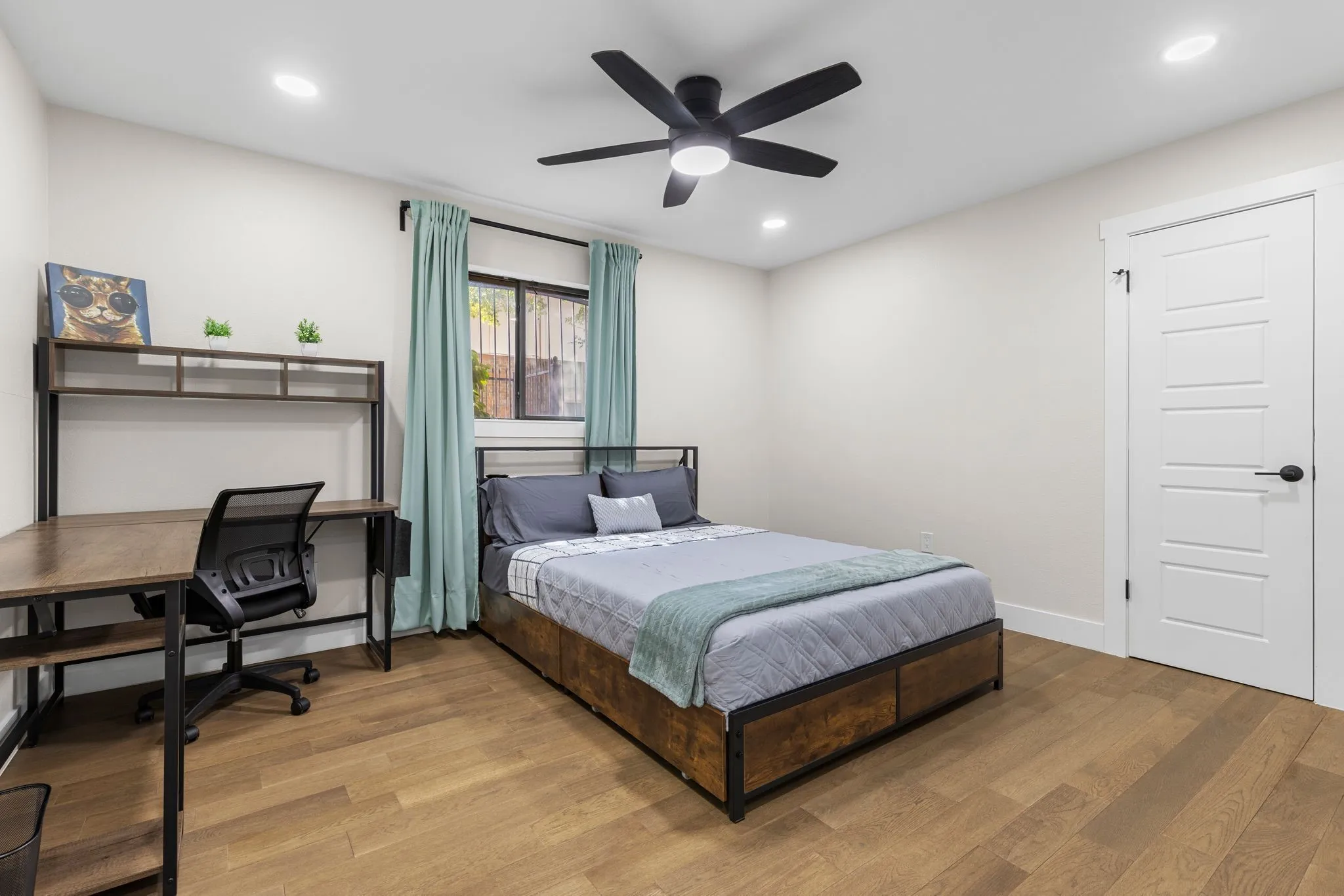 Single Family Residence For Sale in Tarrant County , 1100 Wayland Drive, Arlington, Texas 76012, 4 Bedroom, 3 Bathroom, 2 Garage spaces, 2,158 Sqft, built in 1976, mls#21369503, Real Estate Agent in Arlington, Homes For Sale in Tarrant county, Homes For Sale in Arlington, Realtor in Arlington Texas, Real Estate Brokerage Independent Realty Texas, Luminita Cordes Realtor
