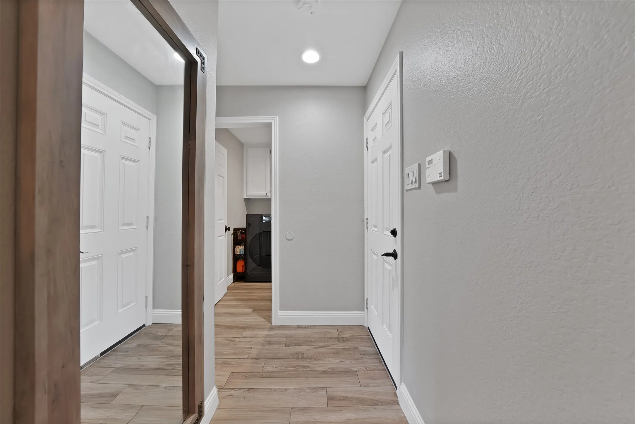 Single Family Residence For Sale in Tarrant County , 3840 Devonaire Drive, Fort Worth, Texas 76008, 3 Bedroom, 2 Bathroom, 2 Garage spaces, 1,772 Sqft, built in 1987, mls#21368970, Real Estate Agent in Fort Worth, Homes For Sale in Tarrant county, Homes For Sale in Fort Worth, Realtor in Fort Worth Texas, Real Estate Brokerage Independent Realty Texas, Luminita Cordes Realtor