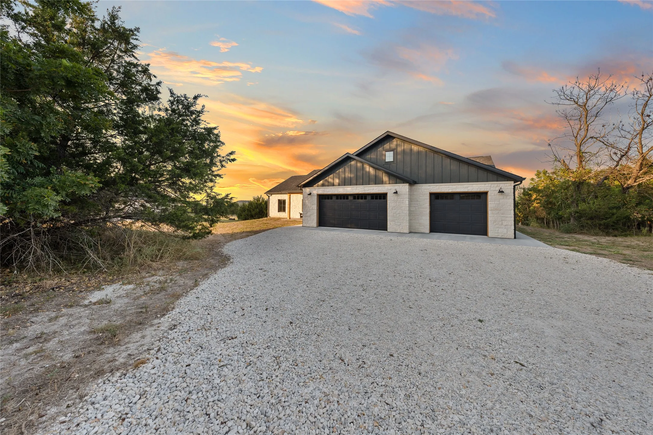 Single Family Residence For Sale in Bosque County , 201 Private Road 4296, Clifton, Texas 76634, 3 Bedroom, 2 Bathroom, 3 Garage spaces, 2,152 Sqft, built in 2026, mls#21368702, Real Estate Agent in Clifton, Homes For Sale in Bosque county, Homes For Sale in Clifton, Realtor in Clifton Texas, Real Estate Brokerage Independent Realty Texas, Luminita Cordes Realtor