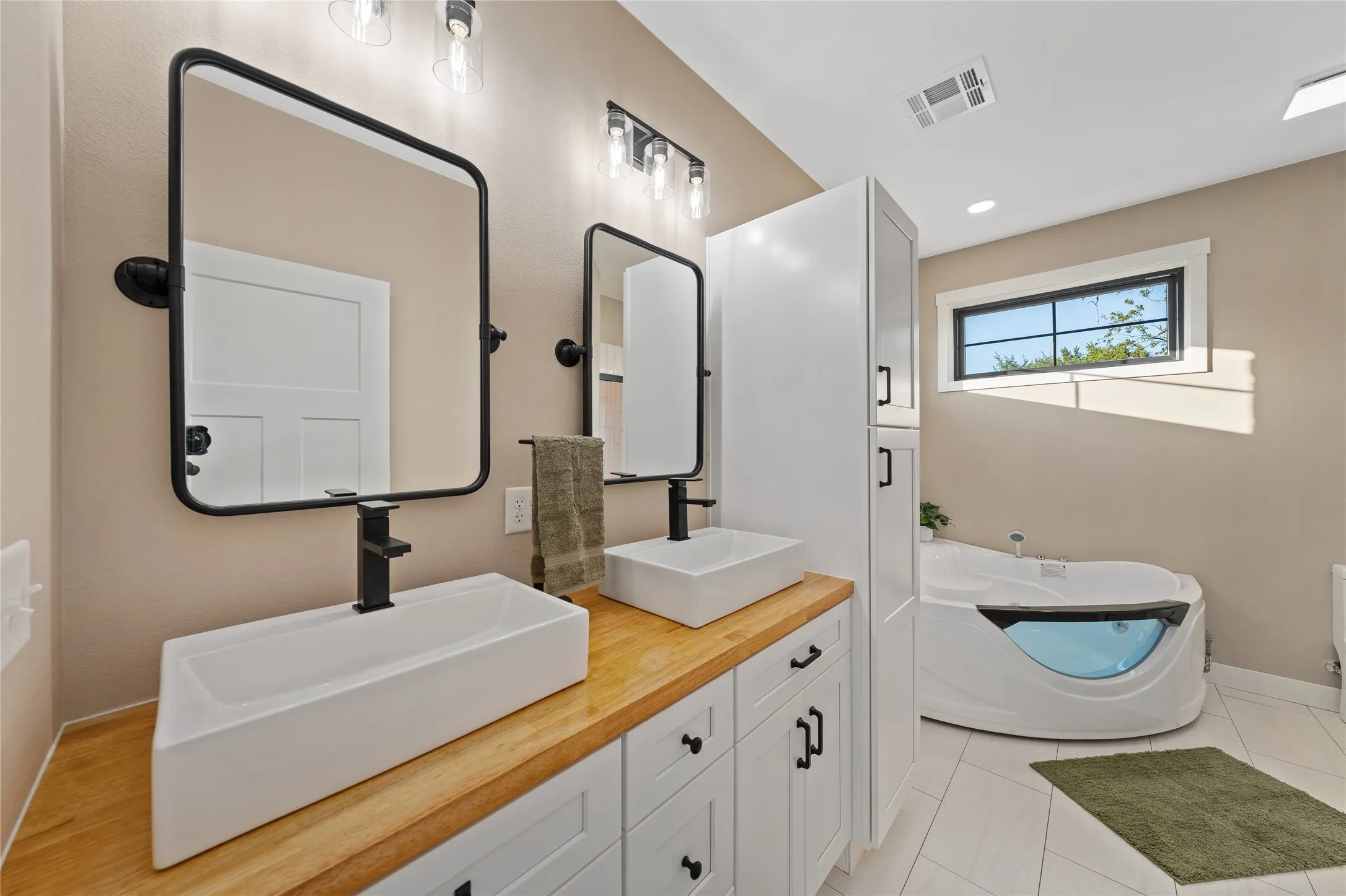 Single Family Residence For Sale in Bosque County , 201 Private Road 4296, Clifton, Texas 76634, 3 Bedroom, 2 Bathroom, 3 Garage spaces, 2,152 Sqft, built in 2026, mls#21368702, Real Estate Agent in Clifton, Homes For Sale in Bosque county, Homes For Sale in Clifton, Realtor in Clifton Texas, Real Estate Brokerage Independent Realty Texas, Luminita Cordes Realtor