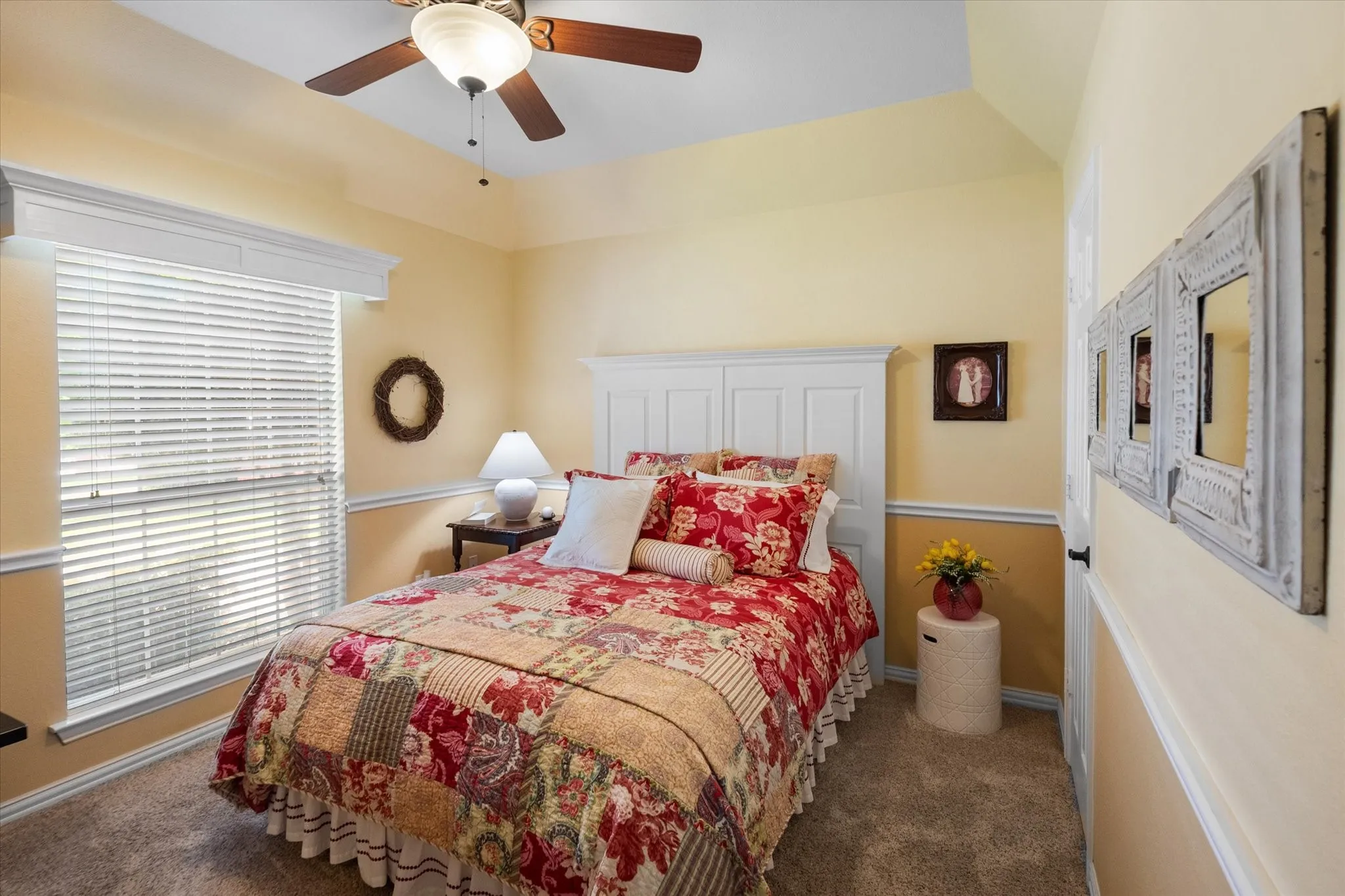 Secondary bedroom