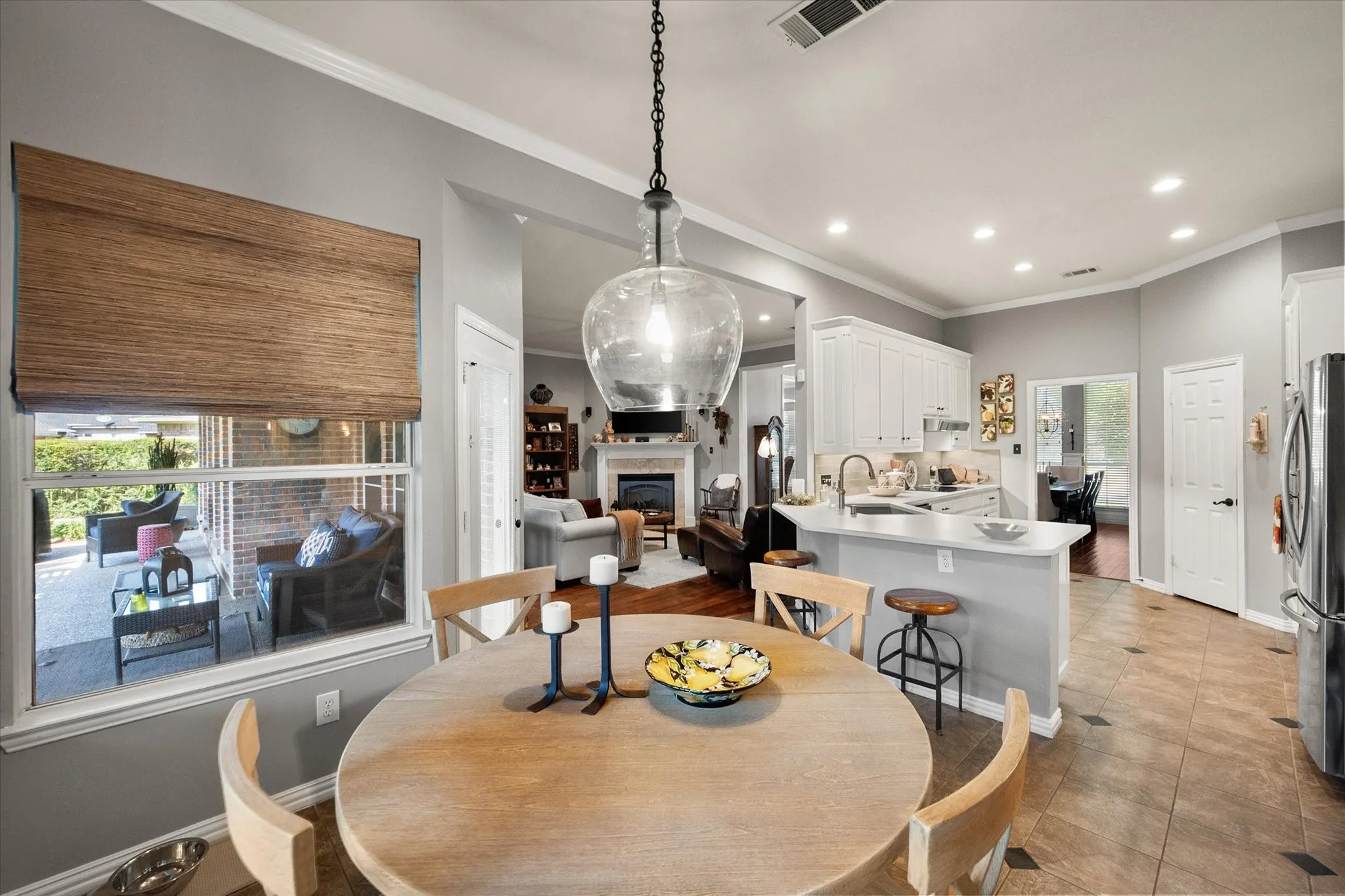 Single Family Residence For Sale in Tarrant County , 6 Inverness Court, Mansfield, Texas 76063, 3 Bedroom, 2 Bathroom, 2 Garage spaces, 2,380 Sqft, built in 1995, mls#21367971, Real Estate Agent in Mansfield, Homes For Sale in Tarrant county, Homes For Sale in Mansfield, Realtor in Mansfield Texas, Real Estate Brokerage Independent Realty Texas, Luminita Cordes Realtor