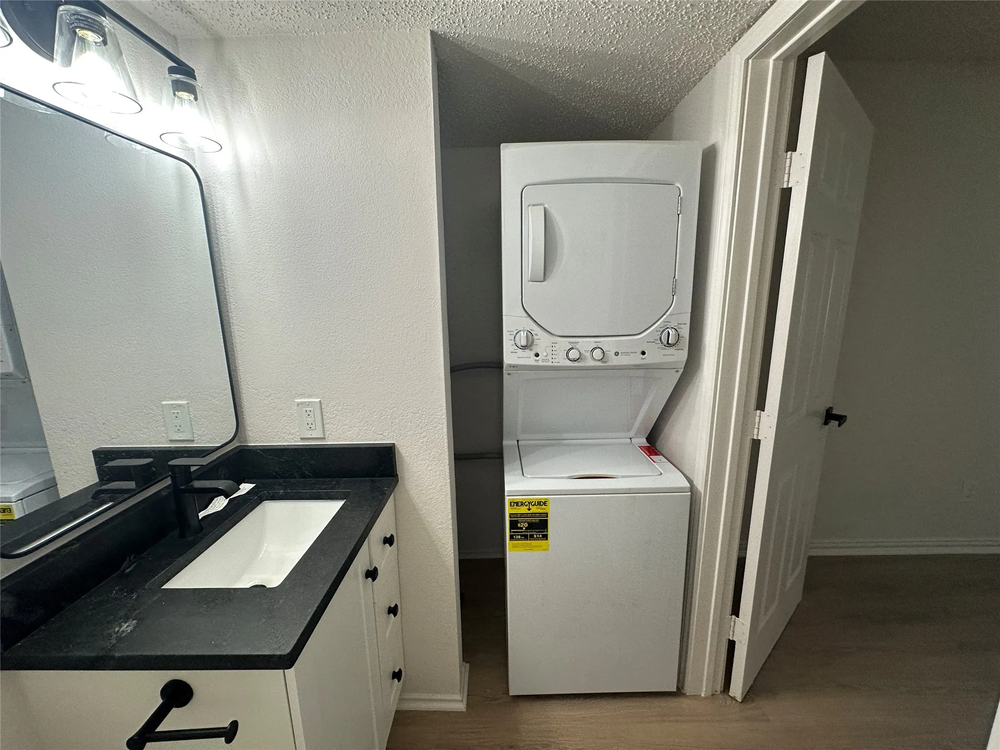 Condominium For Rent in Tarrant County , 2305 Basil Drive D108, Arlington, Texas 76006, 1 Bedroom, 1 Bathroom, Garage spaces, 662 Sqft, built in 1981, mls#21369053, Real Estate Agent in Arlington, Homes For Rent in Tarrant county, Homes For Rent in Arlington, Realtor in Arlington Texas, Real Estate Brokerage Independent Realty Texas, Luminita Cordes Realtor