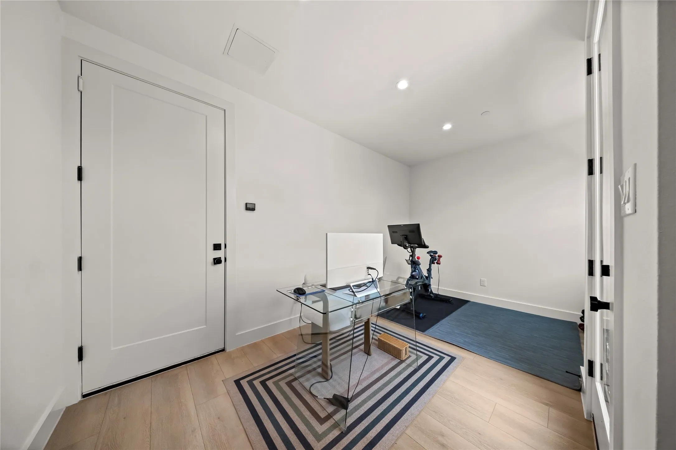 Condominium For Sale in Dallas County , 2166 Lovedale Avenue 102, Dallas, Texas 75235, 2 Bedroom, 3 Bathroom, 2 Garage spaces, 1,591 Sqft, built in 2023, mls#21369087, Real Estate Agent in Dallas, Homes For Sale in Dallas county, Homes For Sale in Dallas, Realtor in Dallas Texas, Real Estate Brokerage Independent Realty Texas, Luminita Cordes Realtor
