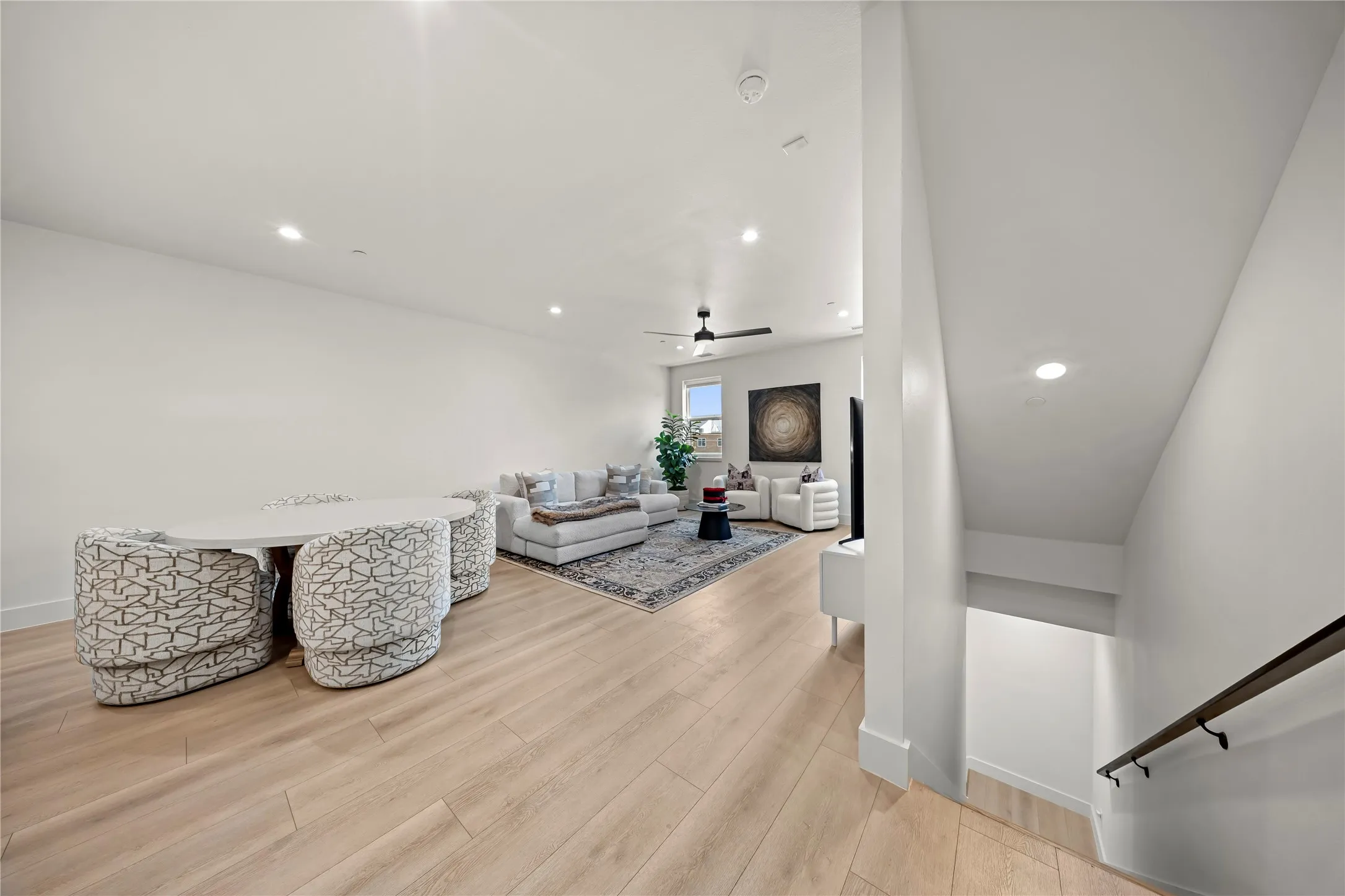 Condominium For Sale in Dallas County , 2166 Lovedale Avenue 102, Dallas, Texas 75235, 2 Bedroom, 3 Bathroom, 2 Garage spaces, 1,591 Sqft, built in 2023, mls#21369087, Real Estate Agent in Dallas, Homes For Sale in Dallas county, Homes For Sale in Dallas, Realtor in Dallas Texas, Real Estate Brokerage Independent Realty Texas, Luminita Cordes Realtor