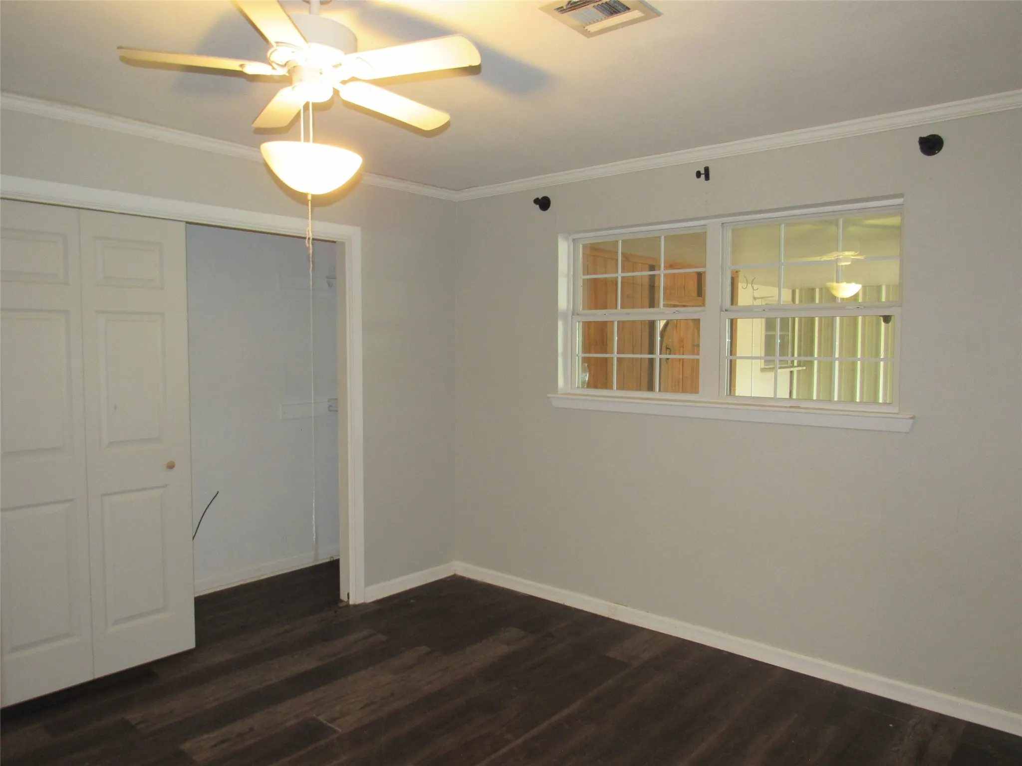 Single Family Residence For Sale in Mc Lennan County , 208 Opal Street, Hewitt, Texas 76643, 5 Bedroom, 2 Bathroom, 1 Garage spaces, 2,288 Sqft, built in 1975, mls#21369538, Real Estate Agent in Hewitt, Homes For Sale in Mc Lennan county, Homes For Sale in Hewitt, Realtor in Hewitt Texas, Real Estate Brokerage Independent Realty Texas, Luminita Cordes Realtor