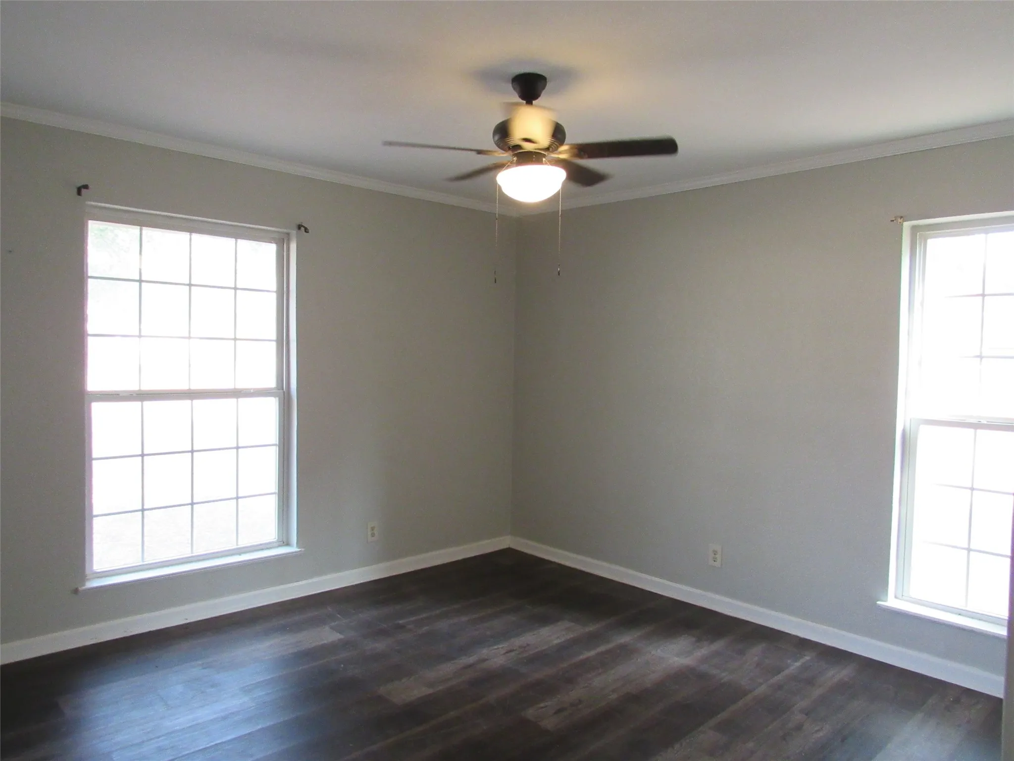 Single Family Residence For Sale in Mc Lennan County , 208 Opal Street, Hewitt, Texas 76643, 5 Bedroom, 2 Bathroom, 1 Garage spaces, 2,288 Sqft, built in 1975, mls#21369538, Real Estate Agent in Hewitt, Homes For Sale in Mc Lennan county, Homes For Sale in Hewitt, Realtor in Hewitt Texas, Real Estate Brokerage Independent Realty Texas, Luminita Cordes Realtor
