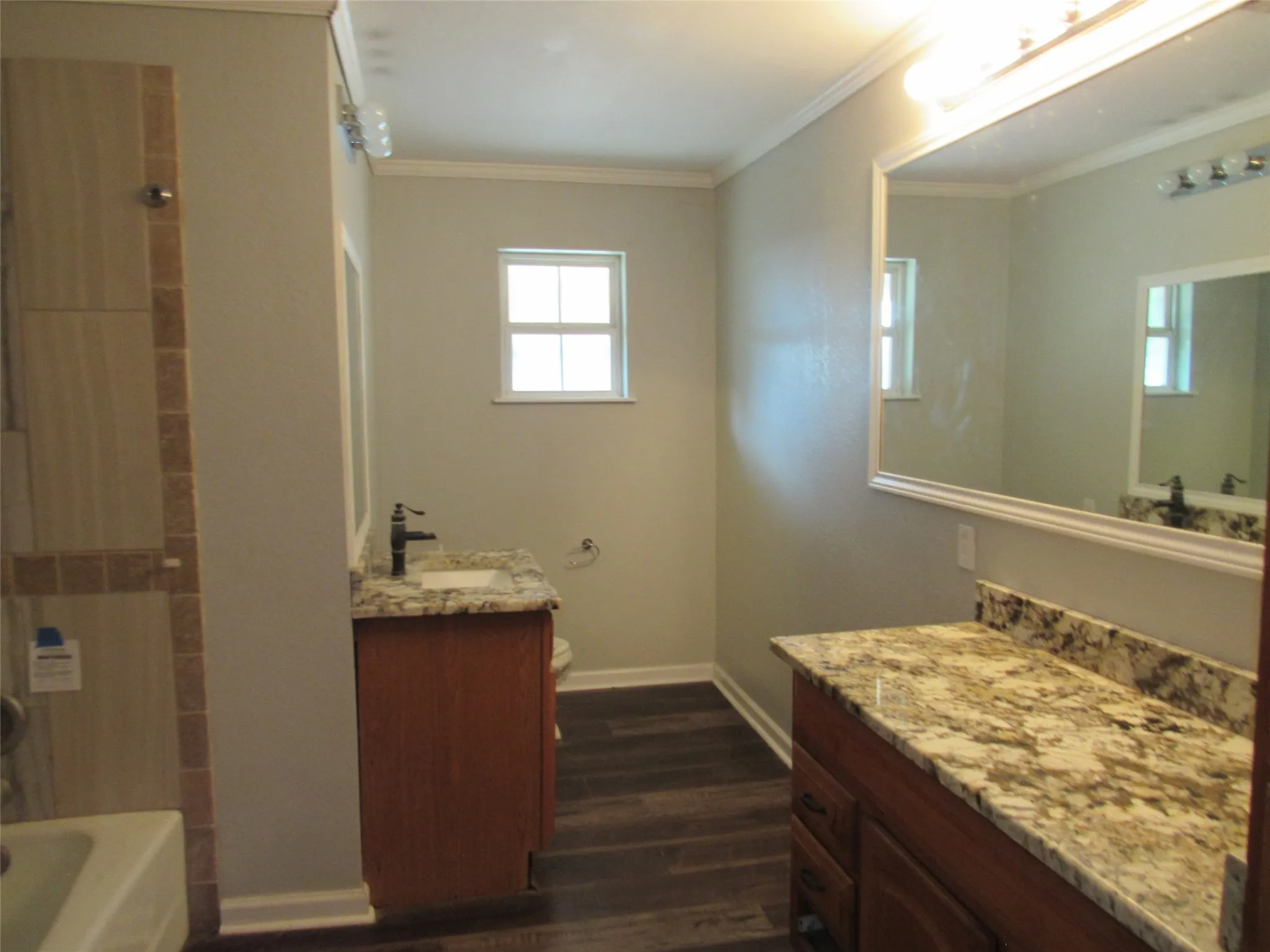 Single Family Residence For Sale in Mc Lennan County , 208 Opal Street, Hewitt, Texas 76643, 5 Bedroom, 2 Bathroom, 1 Garage spaces, 2,288 Sqft, built in 1975, mls#21369538, Real Estate Agent in Hewitt, Homes For Sale in Mc Lennan county, Homes For Sale in Hewitt, Realtor in Hewitt Texas, Real Estate Brokerage Independent Realty Texas, Luminita Cordes Realtor
