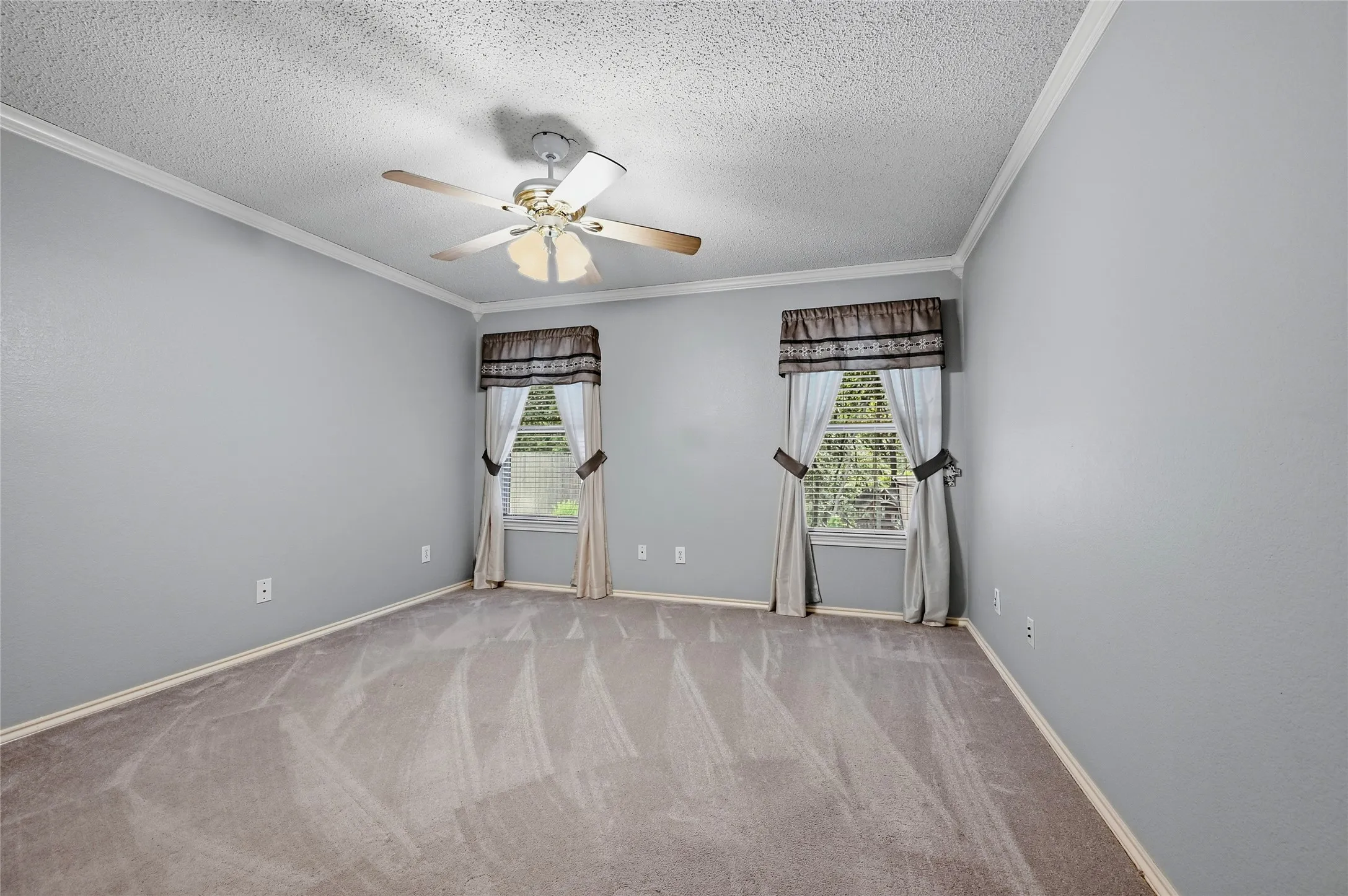 Single Family Residence For Sale in Grayson County , 1601 Creekside, Sherman, Texas 75092, 3 Bedroom, 2 Bathroom, 2 Garage spaces, 1,595 Sqft, built in 2003, mls#21368319, Real Estate Agent in Sherman, Homes For Sale in Grayson county, Homes For Sale in Sherman, Realtor in Sherman Texas, Real Estate Brokerage Independent Realty Texas, Luminita Cordes Realtor