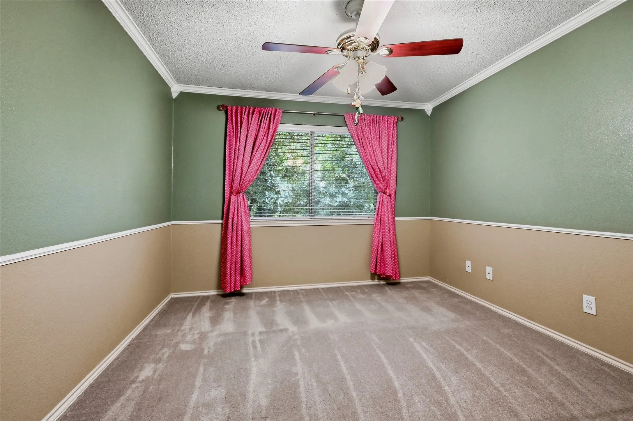 Single Family Residence For Sale in Grayson County , 1601 Creekside, Sherman, Texas 75092, 3 Bedroom, 2 Bathroom, 2 Garage spaces, 1,595 Sqft, built in 2003, mls#21368319, Real Estate Agent in Sherman, Homes For Sale in Grayson county, Homes For Sale in Sherman, Realtor in Sherman Texas, Real Estate Brokerage Independent Realty Texas, Luminita Cordes Realtor