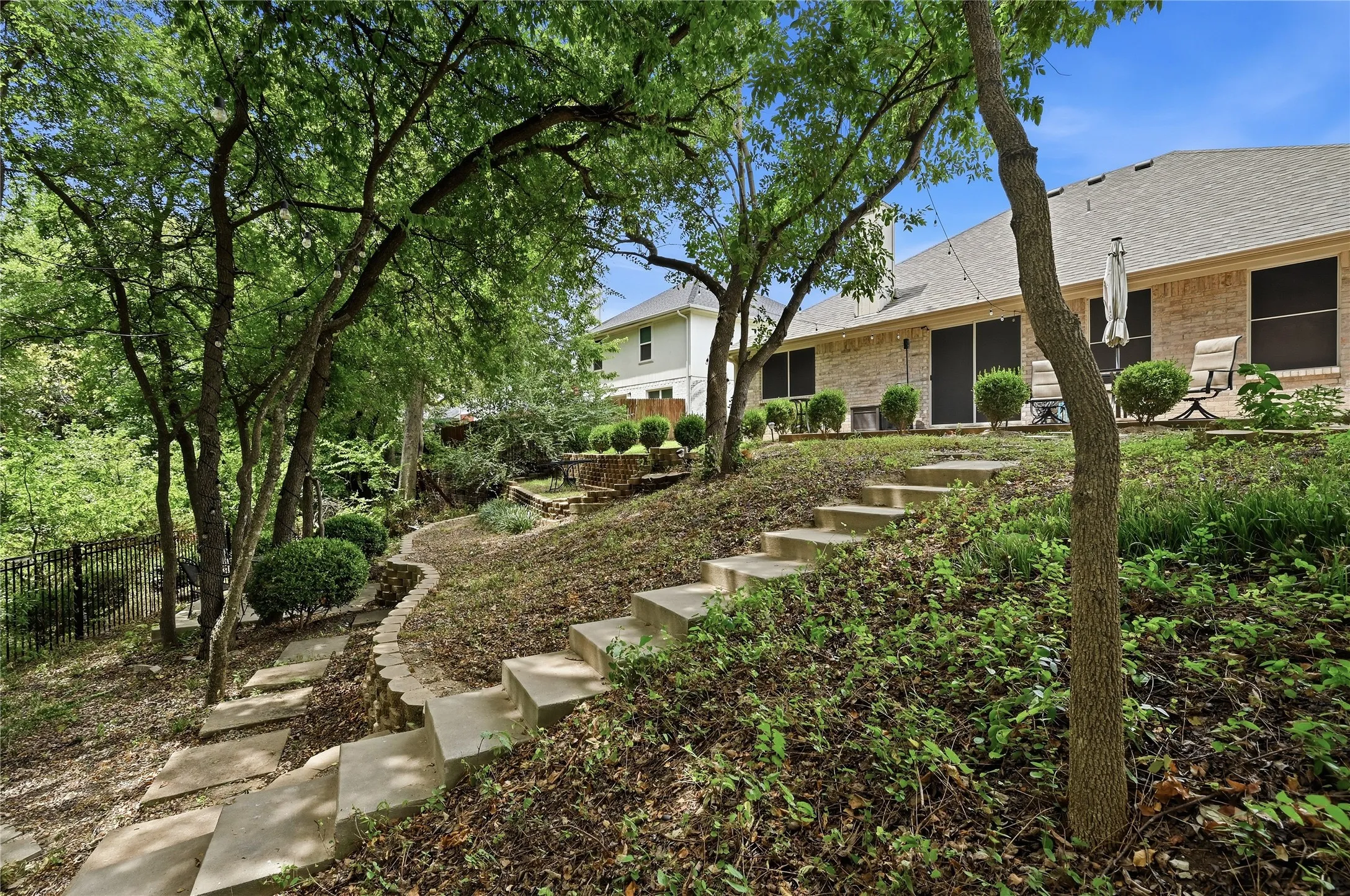 Single Family Residence For Sale in Grayson County , 1601 Creekside, Sherman, Texas 75092, 3 Bedroom, 2 Bathroom, 2 Garage spaces, 1,595 Sqft, built in 2003, mls#21368319, Real Estate Agent in Sherman, Homes For Sale in Grayson county, Homes For Sale in Sherman, Realtor in Sherman Texas, Real Estate Brokerage Independent Realty Texas, Luminita Cordes Realtor