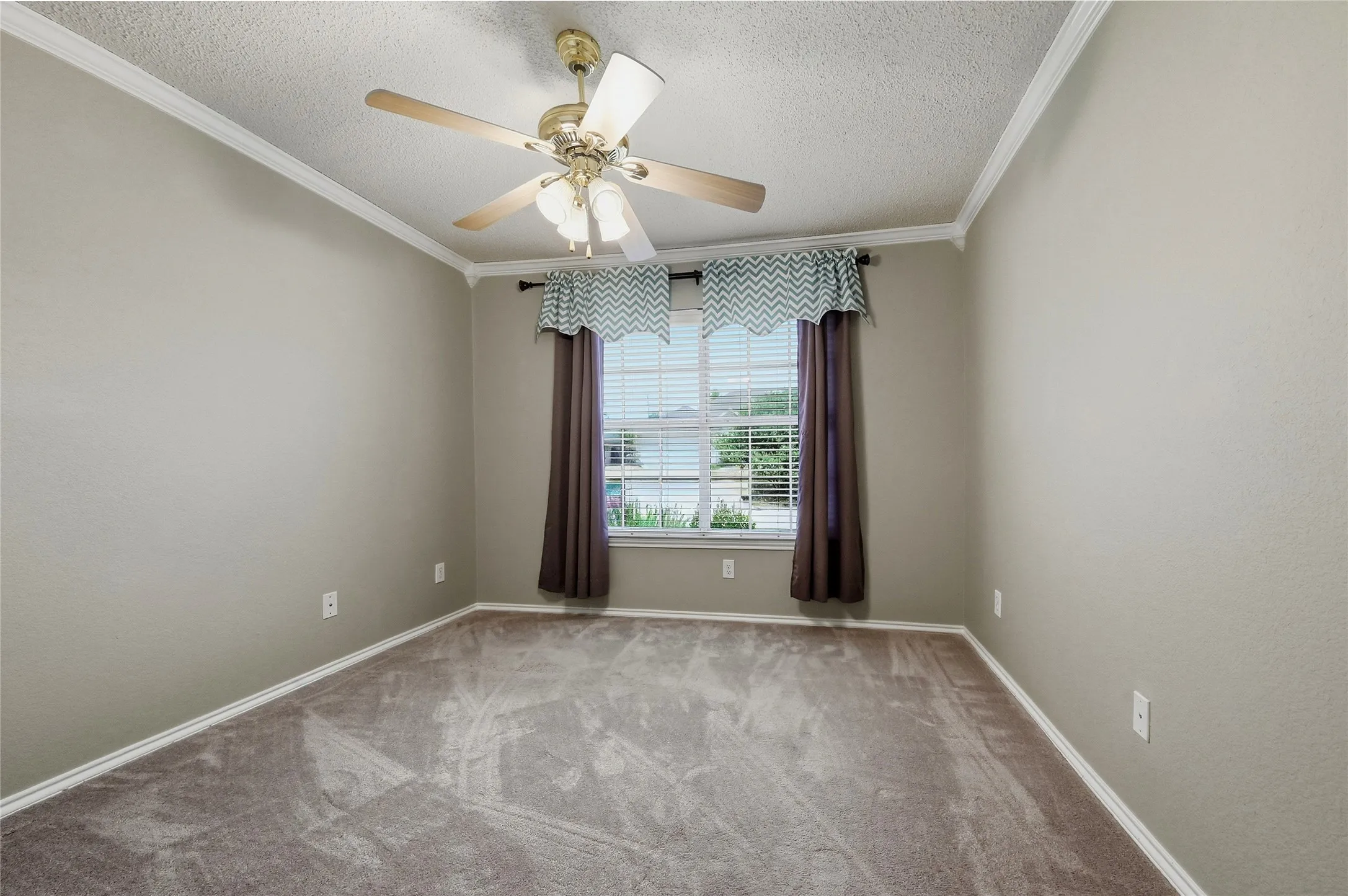 Single Family Residence For Sale in Grayson County , 1601 Creekside, Sherman, Texas 75092, 3 Bedroom, 2 Bathroom, 2 Garage spaces, 1,595 Sqft, built in 2003, mls#21368319, Real Estate Agent in Sherman, Homes For Sale in Grayson county, Homes For Sale in Sherman, Realtor in Sherman Texas, Real Estate Brokerage Independent Realty Texas, Luminita Cordes Realtor
