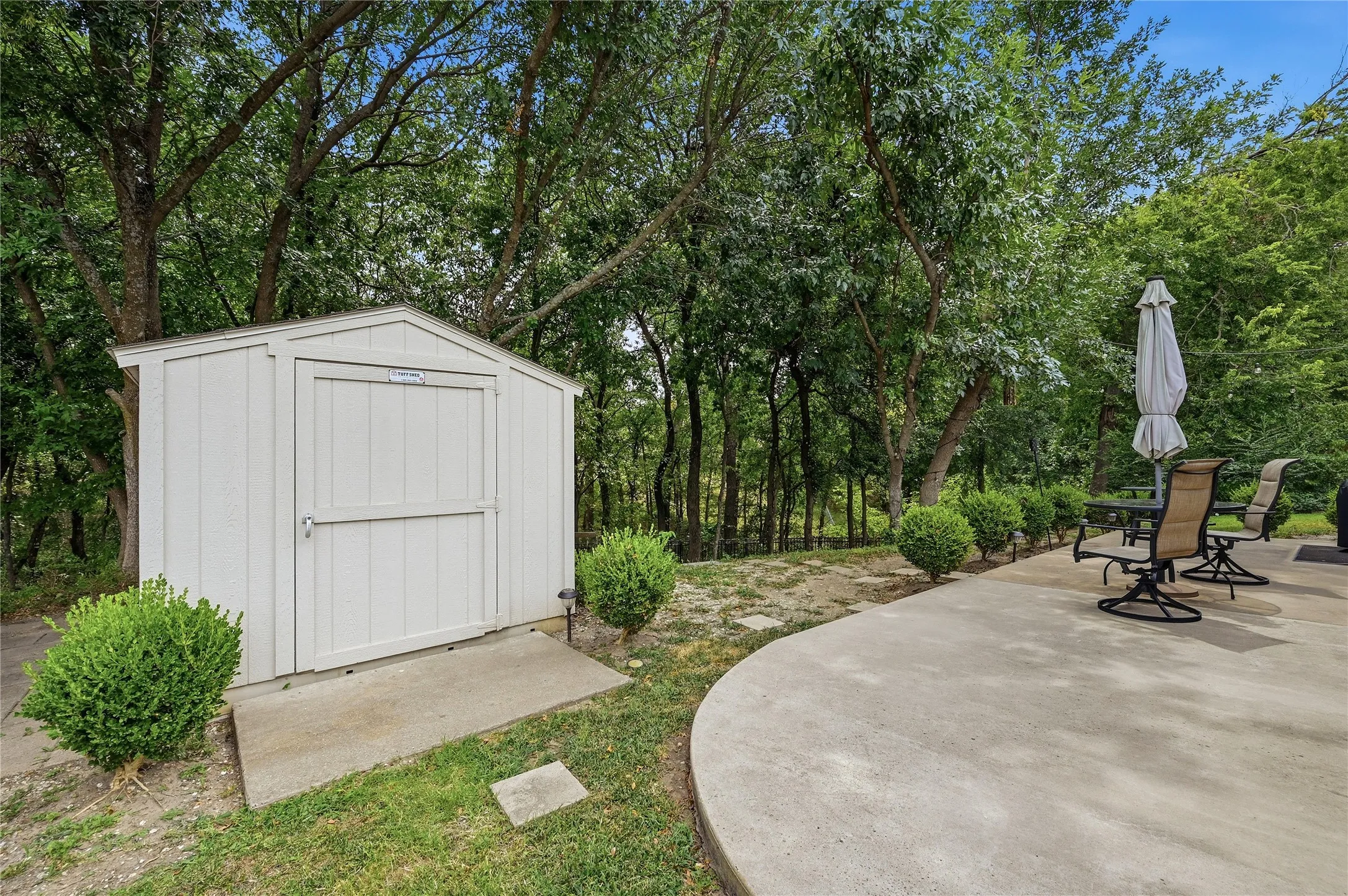 Single Family Residence For Sale in Grayson County , 1601 Creekside, Sherman, Texas 75092, 3 Bedroom, 2 Bathroom, 2 Garage spaces, 1,595 Sqft, built in 2003, mls#21368319, Real Estate Agent in Sherman, Homes For Sale in Grayson county, Homes For Sale in Sherman, Realtor in Sherman Texas, Real Estate Brokerage Independent Realty Texas, Luminita Cordes Realtor