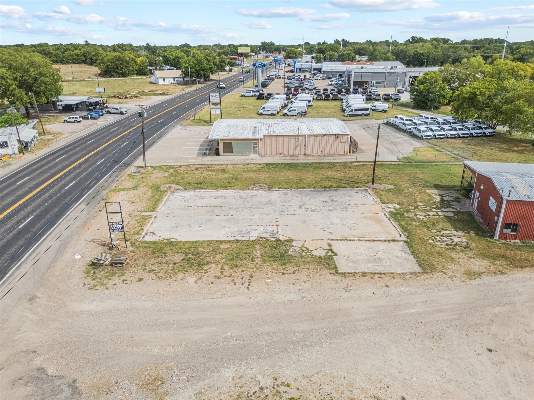 Retail For Sale in Van Zandt County , 514 Houston Street, Wills Point, Texas 75169, 0, 0, Garage spaces, 0 Sqft, built in 2000, mls#21368465, Real Estate Agent in Wills Point, Homes For Sale in Van Zandt county, Homes For Sale in Wills Point, Realtor in Wills Point Texas, Real Estate Brokerage Independent Realty Texas, Luminita Cordes Realtor
