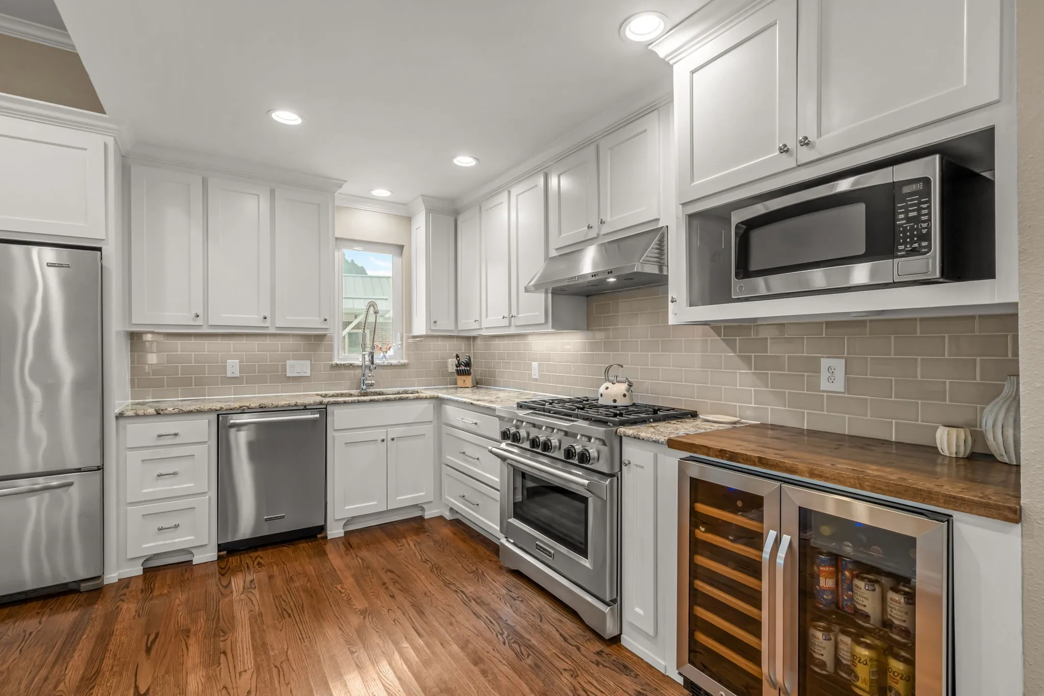 Single Family Residence For Sale in Tarrant County , 6324 Darwood Avenue, Fort Worth, Texas 76116, 4 Bedroom, 3 Bathroom, 2 Garage spaces, 2,504 Sqft, built in 1942, mls#21369253, Real Estate Agent in Fort Worth, Homes For Sale in Tarrant county, Homes For Sale in Fort Worth, Realtor in Fort Worth Texas, Real Estate Brokerage Independent Realty Texas, Luminita Cordes Realtor