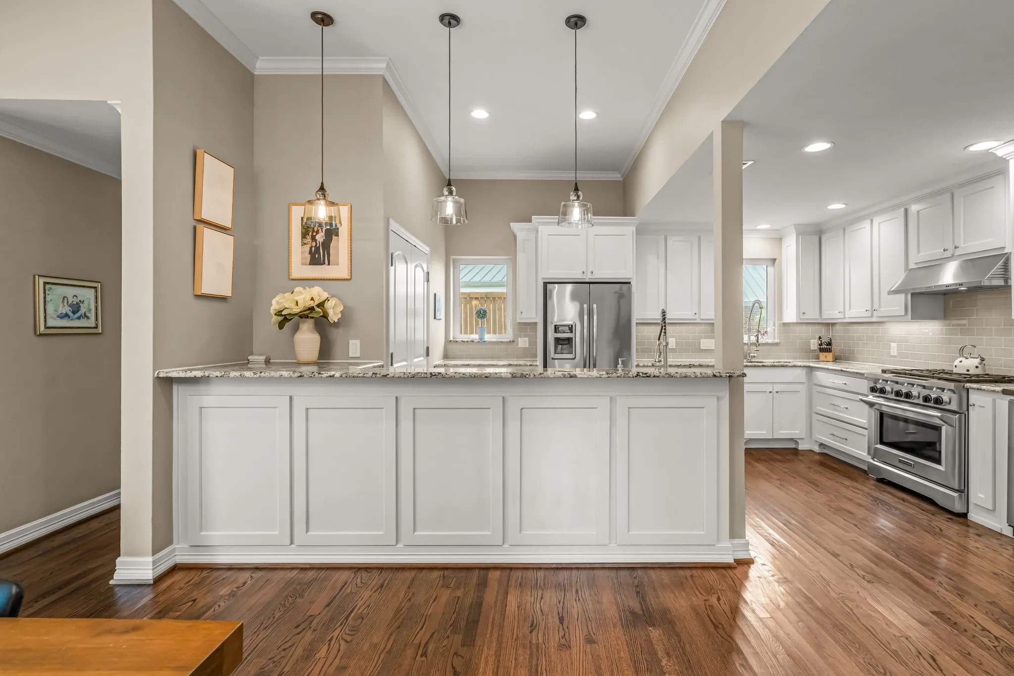 Single Family Residence For Sale in Tarrant County , 6324 Darwood Avenue, Fort Worth, Texas 76116, 4 Bedroom, 3 Bathroom, 2 Garage spaces, 2,504 Sqft, built in 1942, mls#21369253, Real Estate Agent in Fort Worth, Homes For Sale in Tarrant county, Homes For Sale in Fort Worth, Realtor in Fort Worth Texas, Real Estate Brokerage Independent Realty Texas, Luminita Cordes Realtor