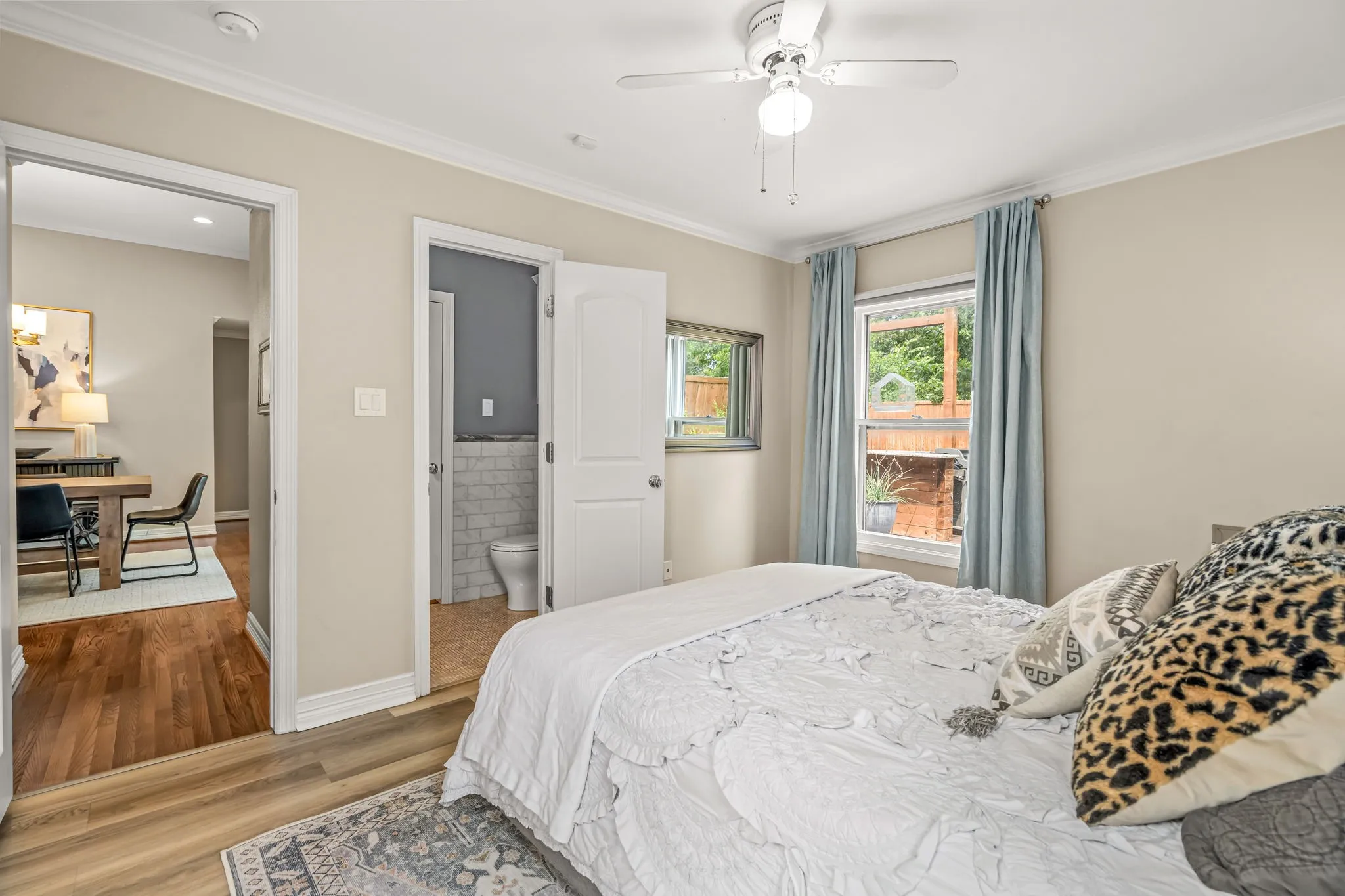 Single Family Residence For Sale in Tarrant County , 6324 Darwood Avenue, Fort Worth, Texas 76116, 4 Bedroom, 3 Bathroom, 2 Garage spaces, 2,504 Sqft, built in 1942, mls#21369253, Real Estate Agent in Fort Worth, Homes For Sale in Tarrant county, Homes For Sale in Fort Worth, Realtor in Fort Worth Texas, Real Estate Brokerage Independent Realty Texas, Luminita Cordes Realtor