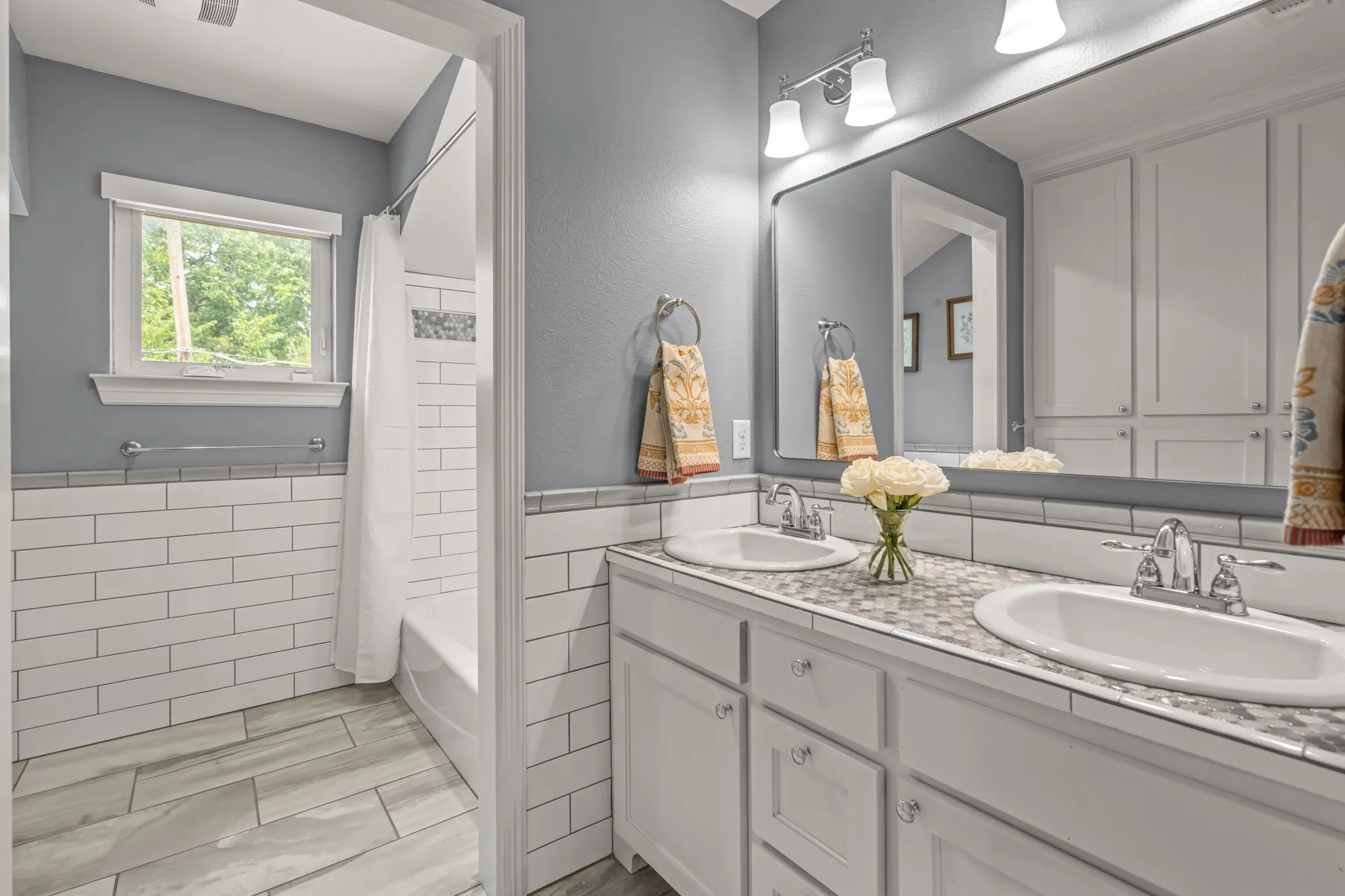 Single Family Residence For Sale in Tarrant County , 6324 Darwood Avenue, Fort Worth, Texas 76116, 4 Bedroom, 3 Bathroom, 2 Garage spaces, 2,504 Sqft, built in 1942, mls#21369253, Real Estate Agent in Fort Worth, Homes For Sale in Tarrant county, Homes For Sale in Fort Worth, Realtor in Fort Worth Texas, Real Estate Brokerage Independent Realty Texas, Luminita Cordes Realtor