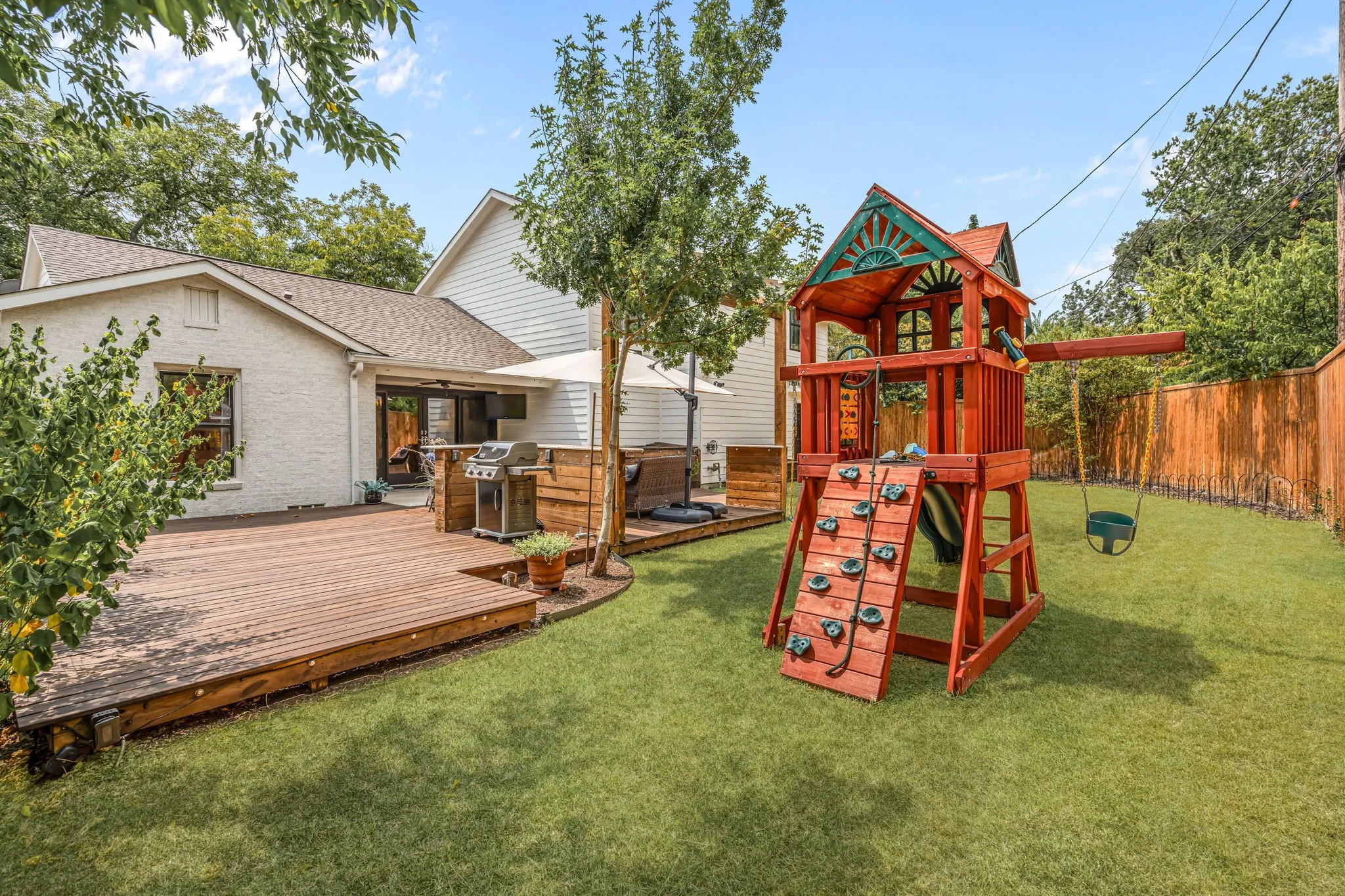 Single Family Residence For Sale in Tarrant County , 6324 Darwood Avenue, Fort Worth, Texas 76116, 4 Bedroom, 3 Bathroom, 2 Garage spaces, 2,504 Sqft, built in 1942, mls#21369253, Real Estate Agent in Fort Worth, Homes For Sale in Tarrant county, Homes For Sale in Fort Worth, Realtor in Fort Worth Texas, Real Estate Brokerage Independent Realty Texas, Luminita Cordes Realtor
