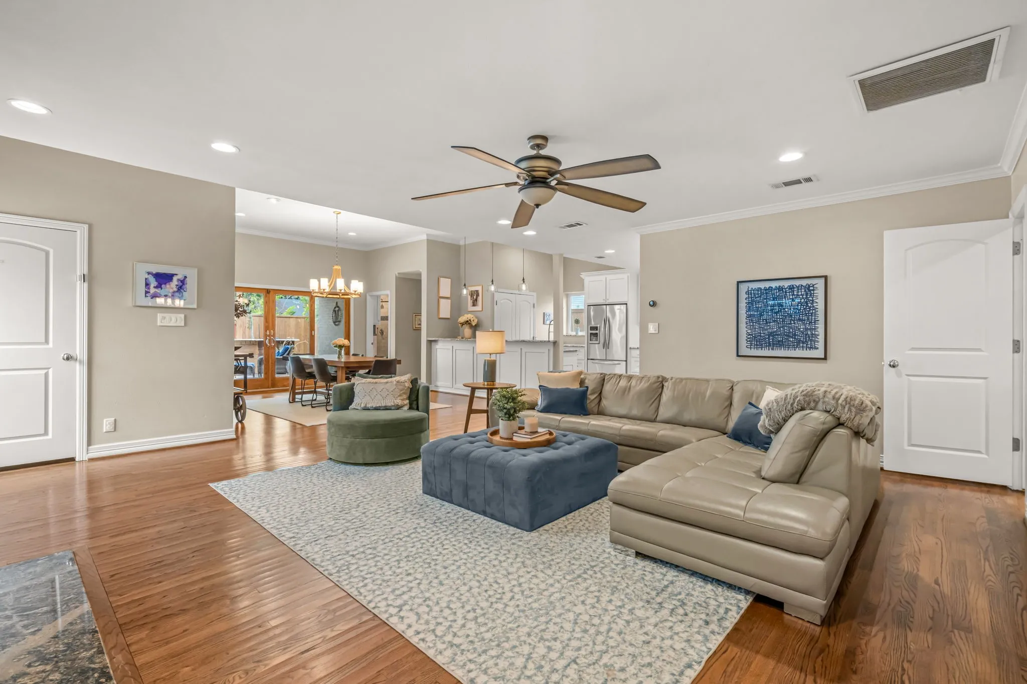 Single Family Residence For Sale in Tarrant County , 6324 Darwood Avenue, Fort Worth, Texas 76116, 4 Bedroom, 3 Bathroom, 2 Garage spaces, 2,504 Sqft, built in 1942, mls#21369253, Real Estate Agent in Fort Worth, Homes For Sale in Tarrant county, Homes For Sale in Fort Worth, Realtor in Fort Worth Texas, Real Estate Brokerage Independent Realty Texas, Luminita Cordes Realtor