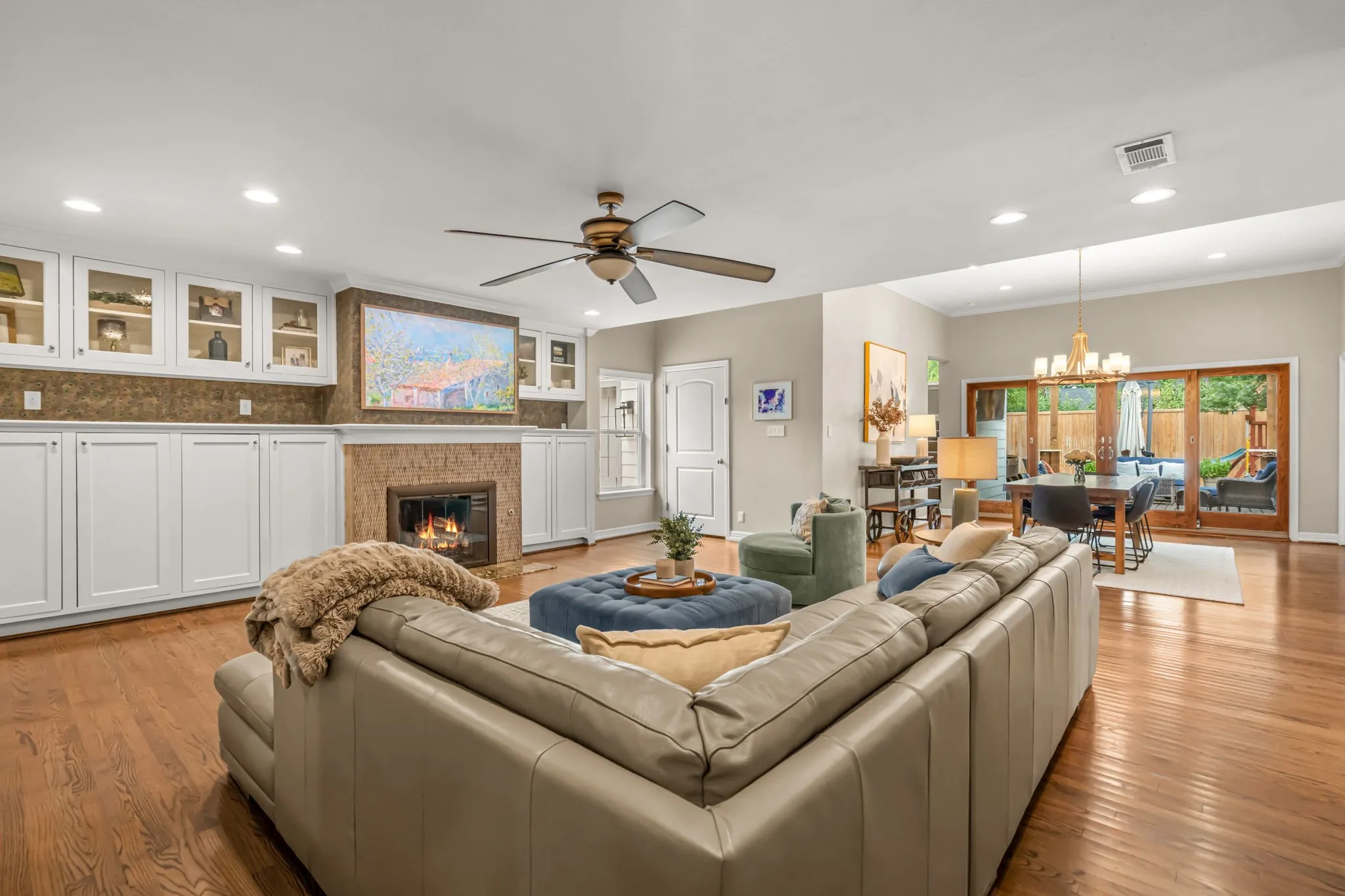 Single Family Residence For Sale in Tarrant County , 6324 Darwood Avenue, Fort Worth, Texas 76116, 4 Bedroom, 3 Bathroom, 2 Garage spaces, 2,504 Sqft, built in 1942, mls#21369253, Real Estate Agent in Fort Worth, Homes For Sale in Tarrant county, Homes For Sale in Fort Worth, Realtor in Fort Worth Texas, Real Estate Brokerage Independent Realty Texas, Luminita Cordes Realtor