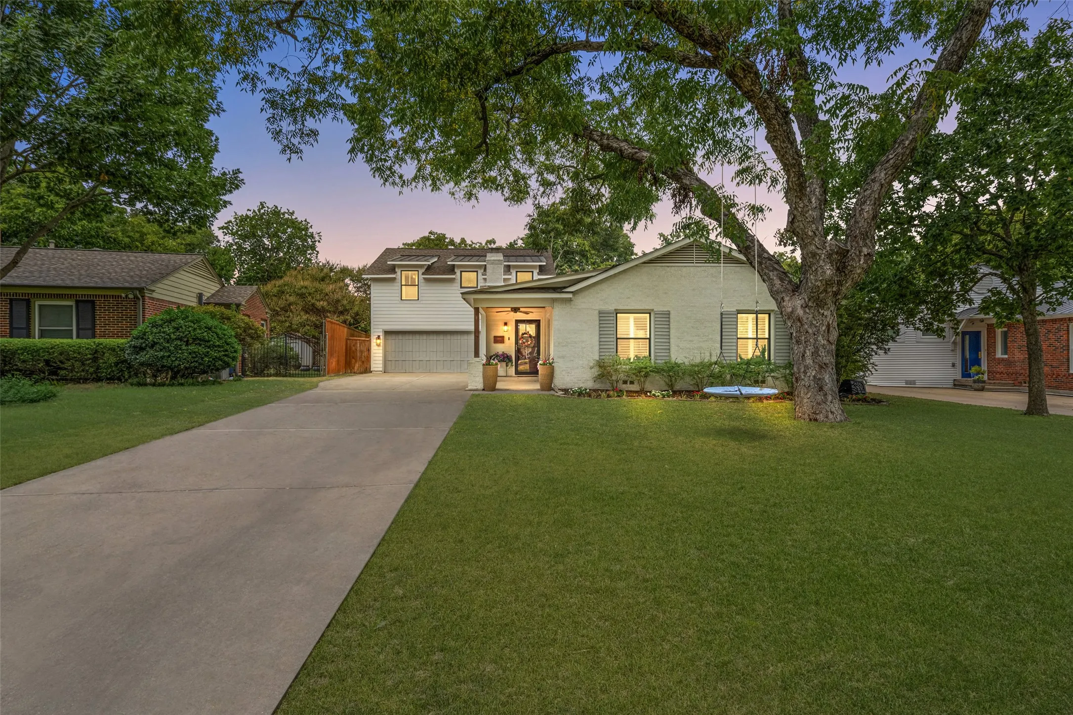 Single Family Residence For Sale in Tarrant County , 6324 Darwood Avenue, Fort Worth, Texas 76116, 4 Bedroom, 3 Bathroom, 2 Garage spaces, 2,504 Sqft, built in 1942, mls#21369253, Real Estate Agent in Fort Worth, Homes For Sale in Tarrant county, Homes For Sale in Fort Worth, Realtor in Fort Worth Texas, Real Estate Brokerage Independent Realty Texas, Luminita Cordes Realtor