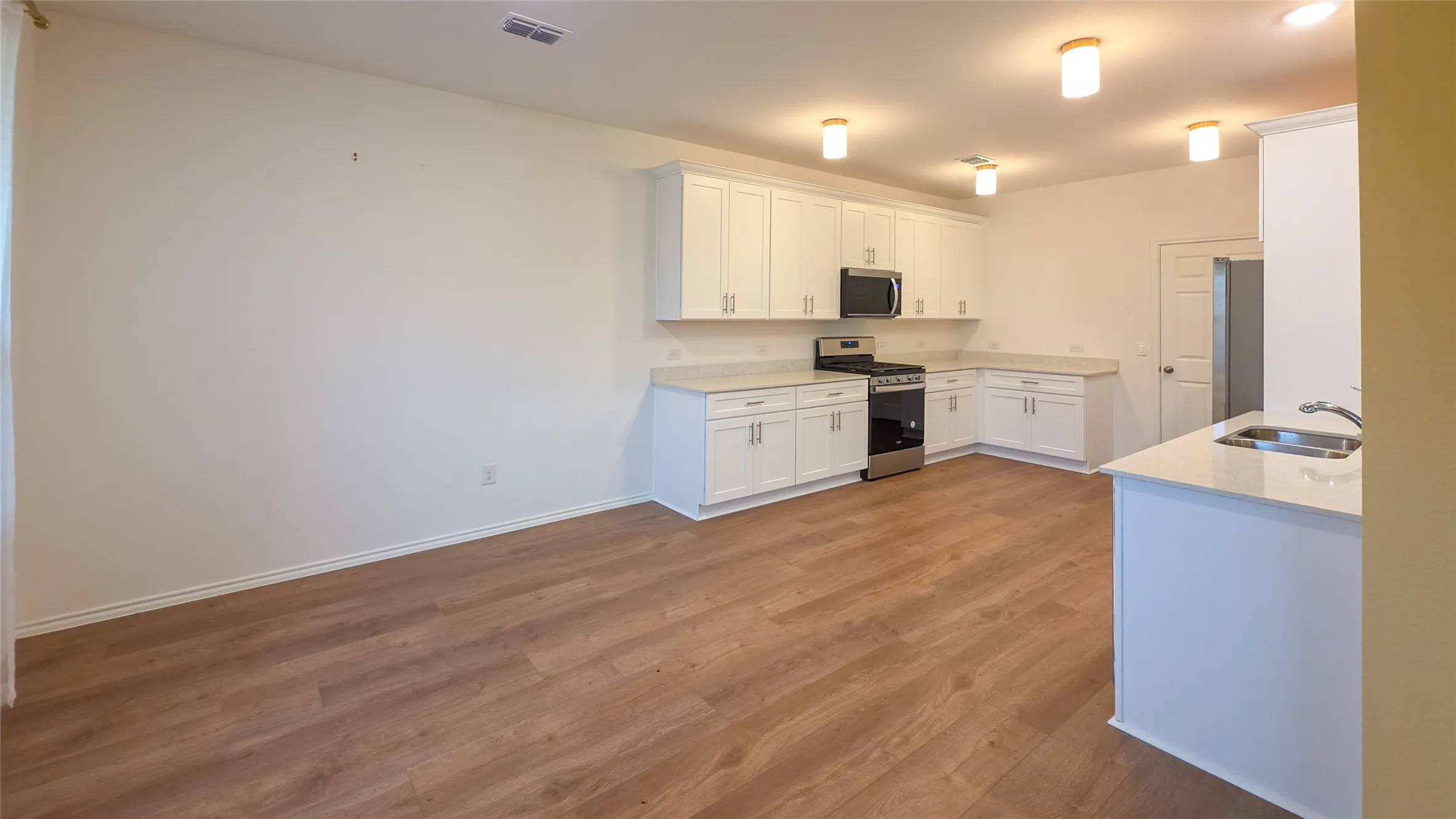 Single Family Residence For Rent in Collin County , 2421 Castlebar Drive, Princeton, Texas 75407, 4 Bedroom, 3 Bathroom, 2 Garage spaces, 1,895 Sqft, built in 2024, mls#21369544, Real Estate Agent in Princeton, Homes For Rent in Collin county, Homes For Rent in Princeton, Realtor in Princeton Texas, Real Estate Brokerage Independent Realty Texas, Luminita Cordes Realtor