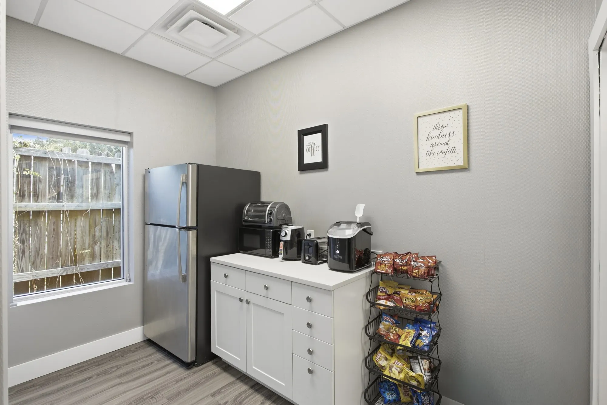 Business For Rent in Rockwall County , 903 Davy Crockett Street, Rockwall, Texas 75087, 0, 0, Garage spaces, 0 Sqft, built in 1980, mls#21369413, Real Estate Agent in Rockwall, Homes For Rent in Rockwall county, Homes For Rent in Rockwall, Realtor in Rockwall Texas, Real Estate Brokerage Independent Realty Texas, Luminita Cordes Realtor