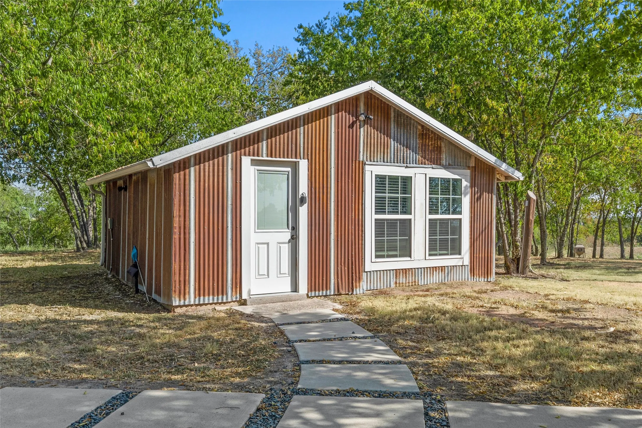 Single Family Residence For Sale in Mc Lennan County , 1488 Mcgary Road, Waco, Texas 76708, 3 Bedroom, 2 Bathroom, Garage spaces, 1,539 Sqft, built in 1960, mls#21369298, Real Estate Agent in Waco, Homes For Sale in Mc Lennan county, Homes For Sale in Waco, Realtor in Waco Texas, Real Estate Brokerage Independent Realty Texas, Luminita Cordes Realtor