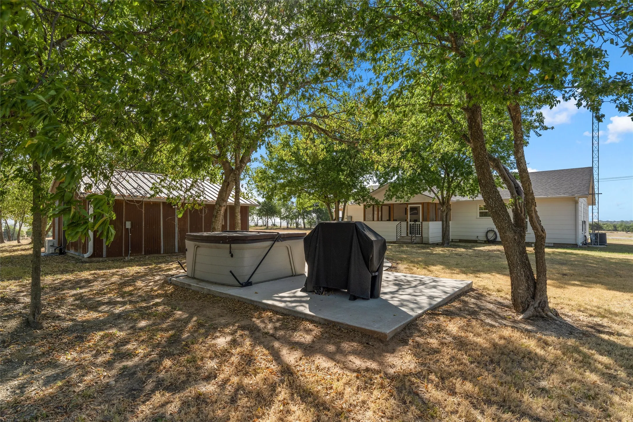 Single Family Residence For Sale in Mc Lennan County , 1488 Mcgary Road, Waco, Texas 76708, 3 Bedroom, 2 Bathroom, Garage spaces, 1,539 Sqft, built in 1960, mls#21369298, Real Estate Agent in Waco, Homes For Sale in Mc Lennan county, Homes For Sale in Waco, Realtor in Waco Texas, Real Estate Brokerage Independent Realty Texas, Luminita Cordes Realtor