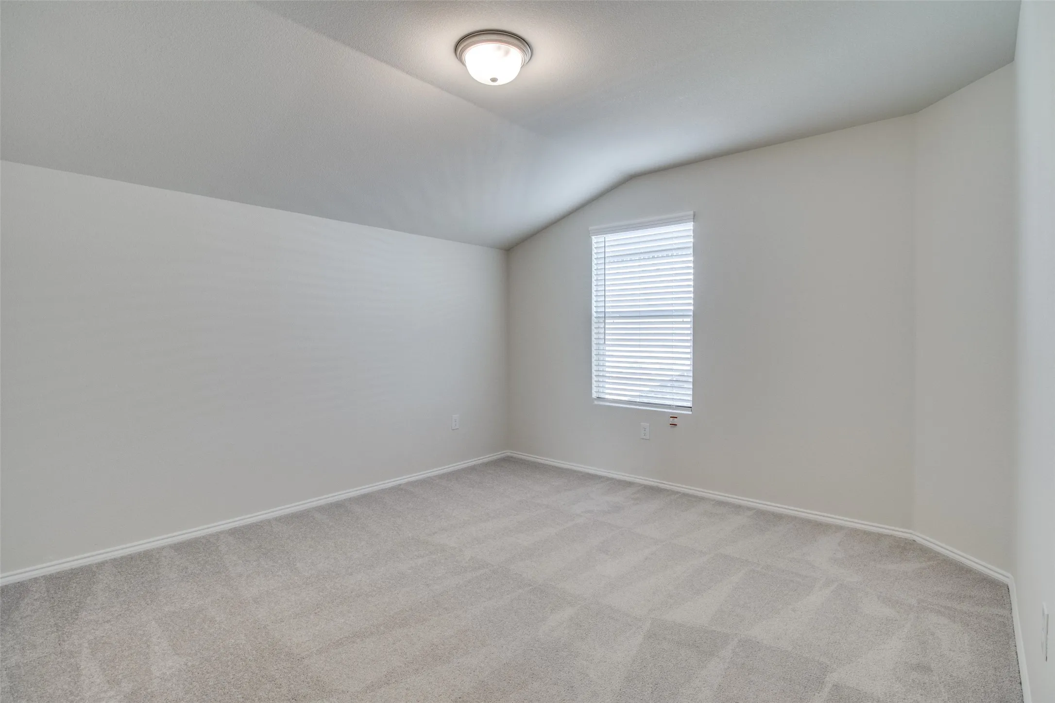 Single Family Residence For Rent in Grayson County , 337 Glenwick Lane, Van Alstyne, Texas 75495, 4 Bedroom, 3 Bathroom, 2 Garage spaces, 2,395 Sqft, built in 2022, mls#21367265, Real Estate Agent in Van Alstyne, Homes For Rent in Grayson county, Homes For Rent in Van Alstyne, Realtor in Van Alstyne Texas, Real Estate Brokerage Independent Realty Texas, Luminita Cordes Realtor