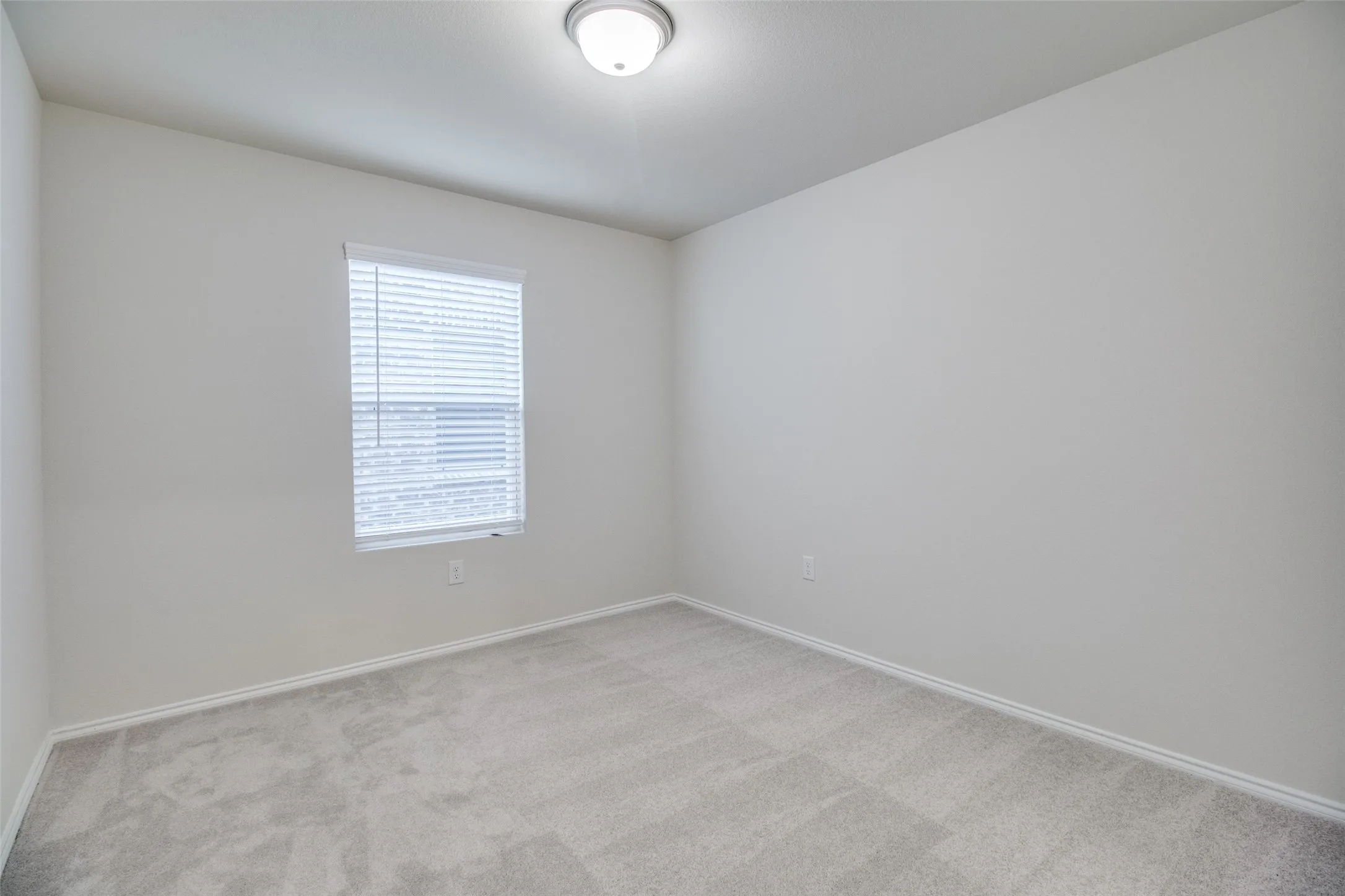 Single Family Residence For Rent in Grayson County , 337 Glenwick Lane, Van Alstyne, Texas 75495, 4 Bedroom, 3 Bathroom, 2 Garage spaces, 2,395 Sqft, built in 2022, mls#21367265, Real Estate Agent in Van Alstyne, Homes For Rent in Grayson county, Homes For Rent in Van Alstyne, Realtor in Van Alstyne Texas, Real Estate Brokerage Independent Realty Texas, Luminita Cordes Realtor