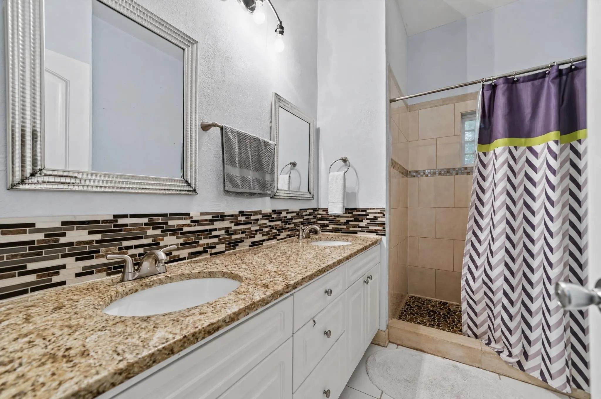 Single Family Residence For Sale in Hunt County , 505 S Manson Street, Wolfe City, Texas 75496, 4 Bedroom, 3 Bathroom, Garage spaces, 2,865 Sqft, built in 1945, mls#21369065, Real Estate Agent in Wolfe City, Homes For Sale in Hunt county, Homes For Sale in Wolfe City, Realtor in Wolfe City Texas, Real Estate Brokerage Independent Realty Texas, Luminita Cordes Realtor