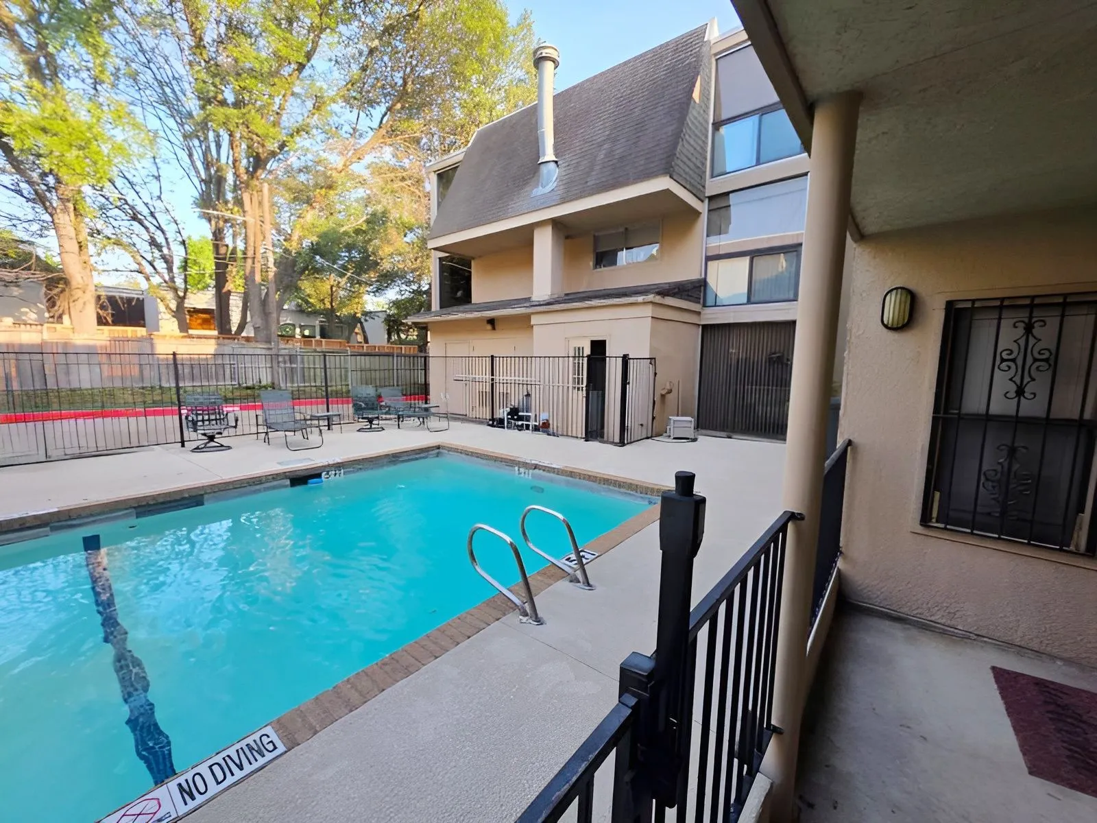 Condominium For Sale in Dallas County , 4044 Buena Vista Street 214, Dallas, Texas 75204, 1 Bedroom, 2 Bathroom, Garage spaces, 720 Sqft, built in 1972, mls#21369569, Real Estate Agent in Dallas, Homes For Sale in Dallas county, Homes For Sale in Dallas, Realtor in Dallas Texas, Real Estate Brokerage Independent Realty Texas, Luminita Cordes Realtor